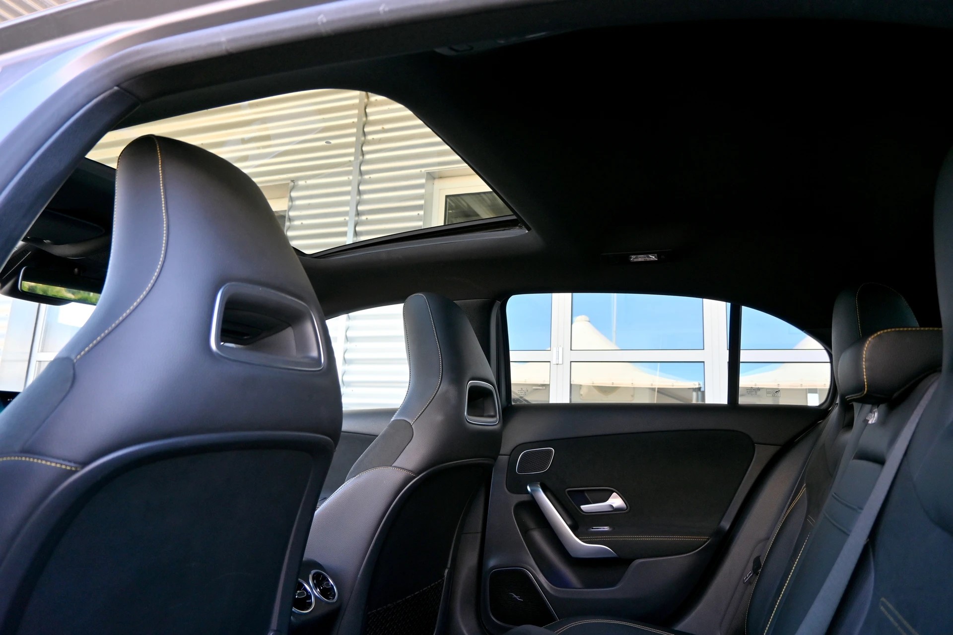 MERCEDES-BENZ A 45 S AMG 4Matic+ Speedshift-image-14