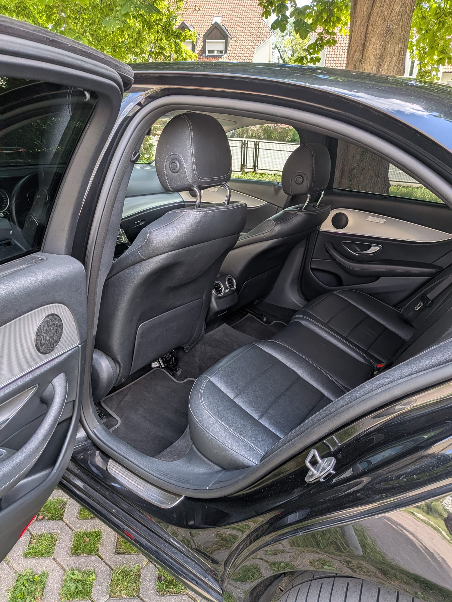 MERCEDES-BENZ E 200 Exclusive-image-5