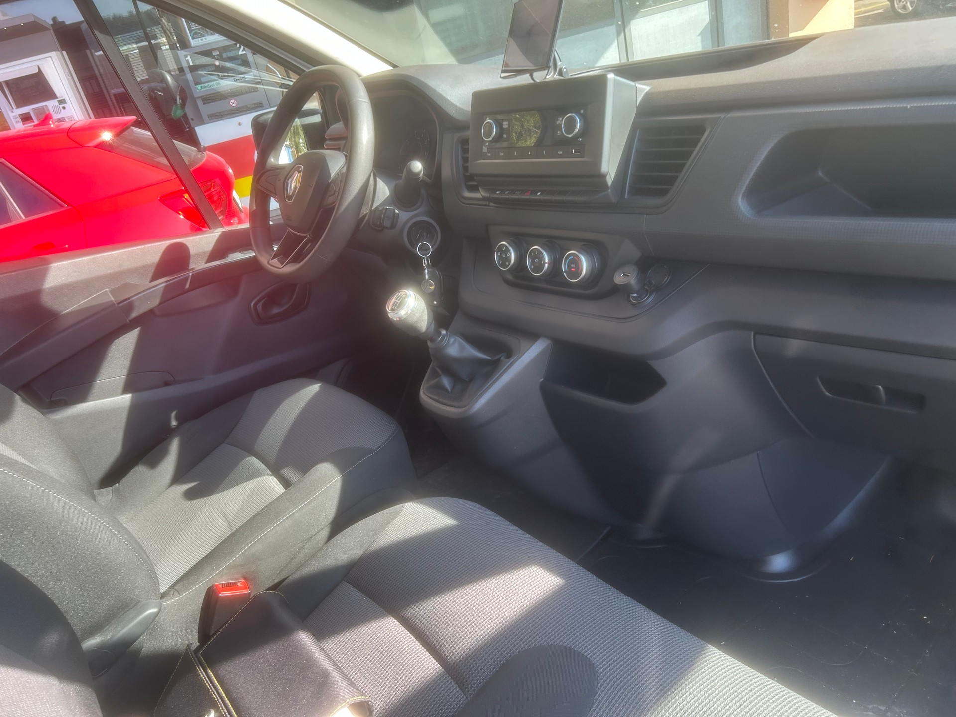 RENAULT Trafic 2.0 Blue dCi110 Access L2H1 EN-image-9