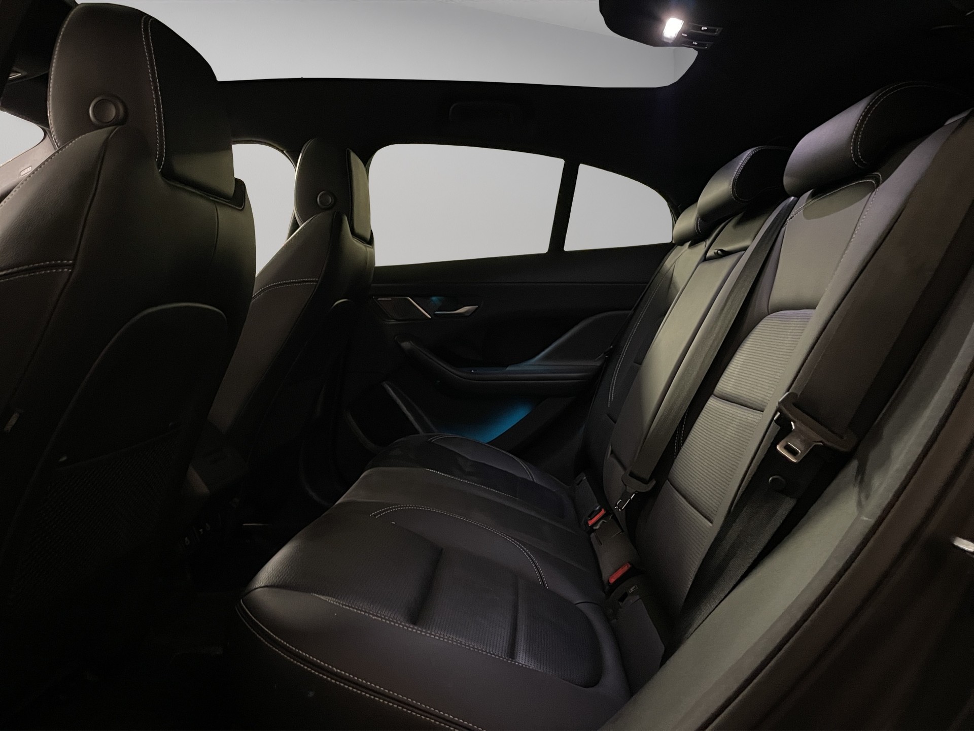 JAGUAR I-Pace EV400 Black AWD-image-7