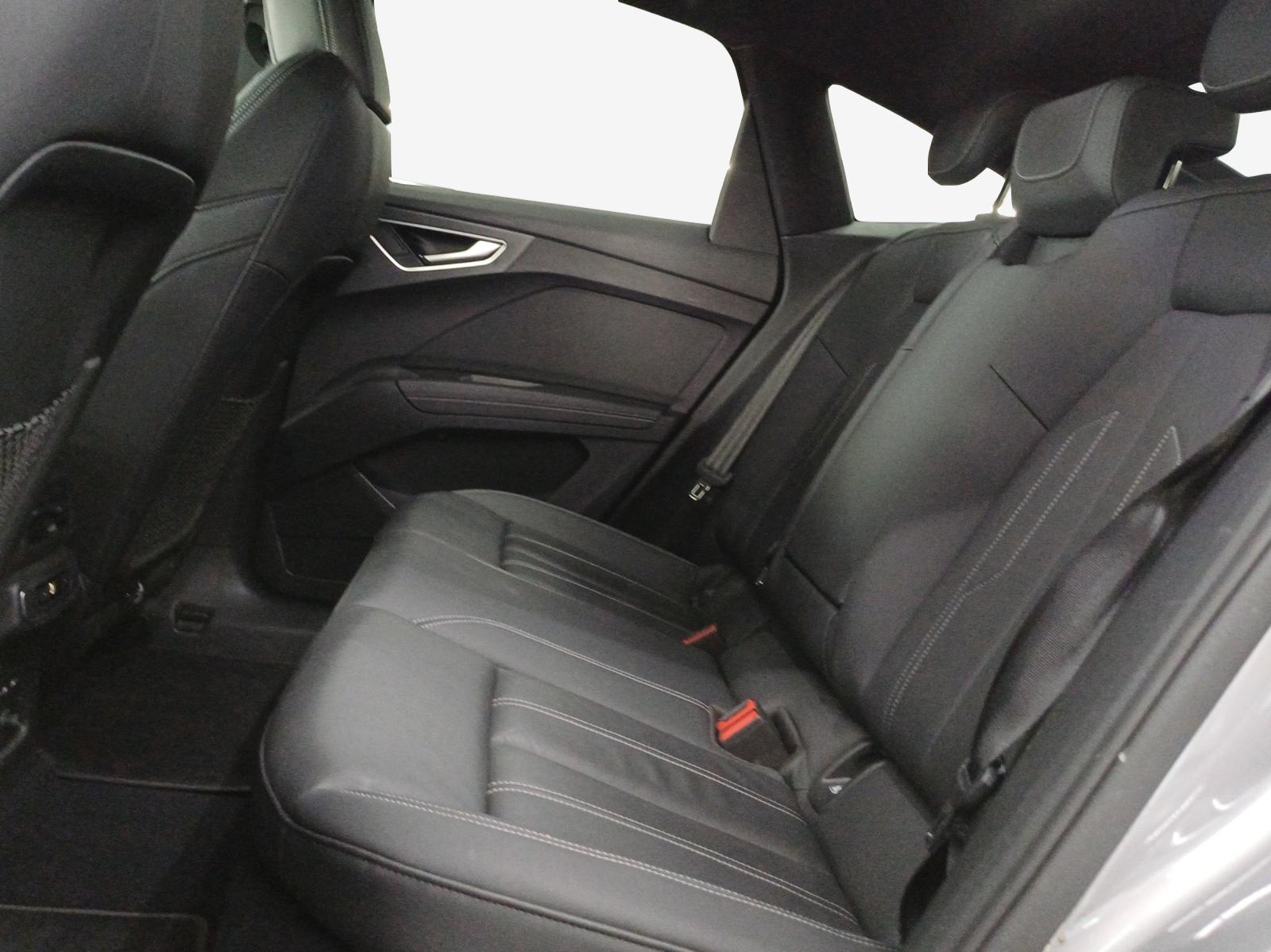 AUDI Q4 Sportback e-tron 50 quattro-image-11