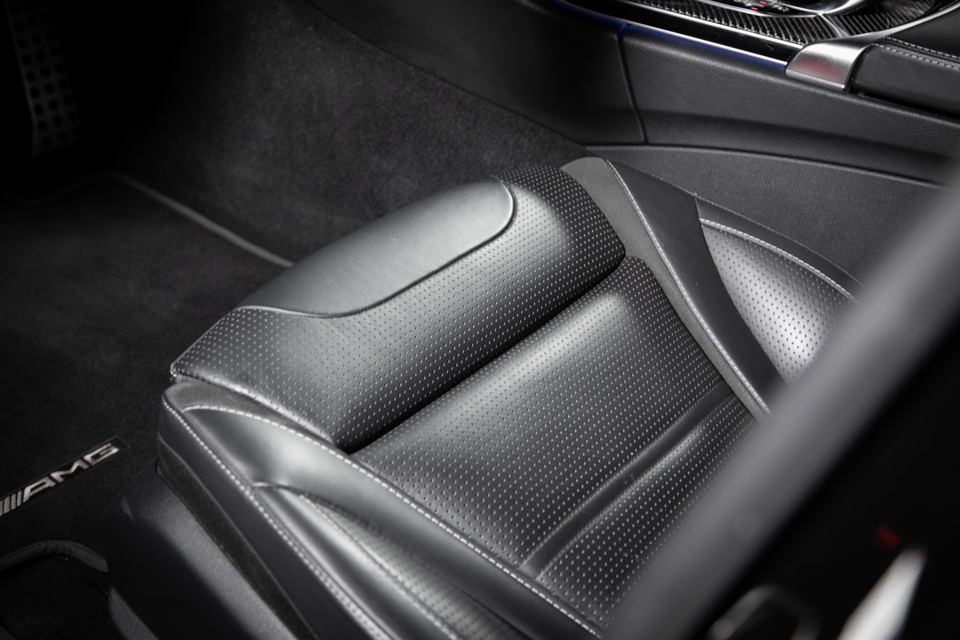 MERCEDES-BENZ C 63 AMG Speedshift-image-23