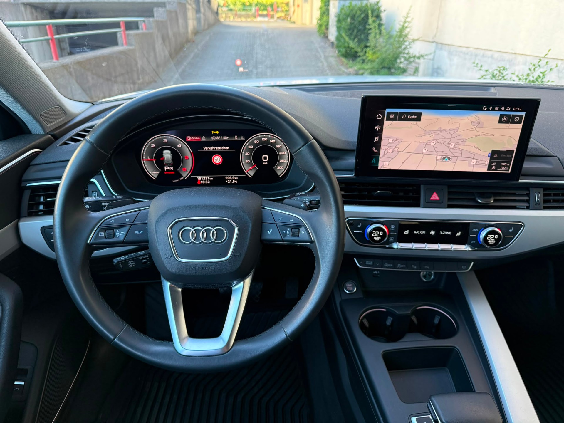 AUDI A4 Avant 40 TDI Attraction quattro S-tronic-image-10