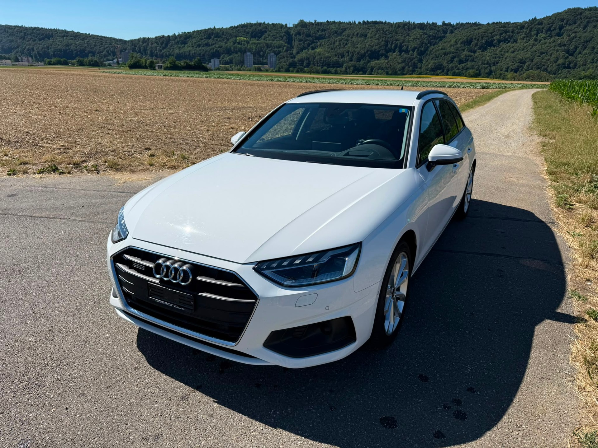 AUDI A4 Avant 40 TDI Attraction quattro S-tronic-image-0
