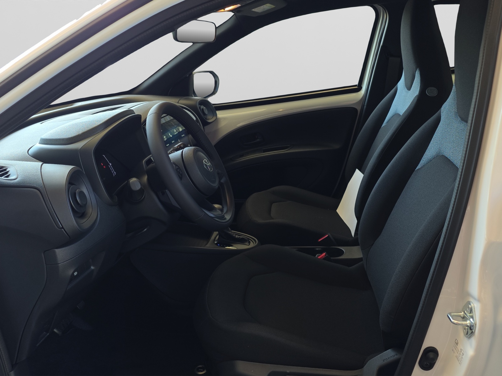TOYOTA Aygo X 1.5 VVT-i HSD Comfort-image-8