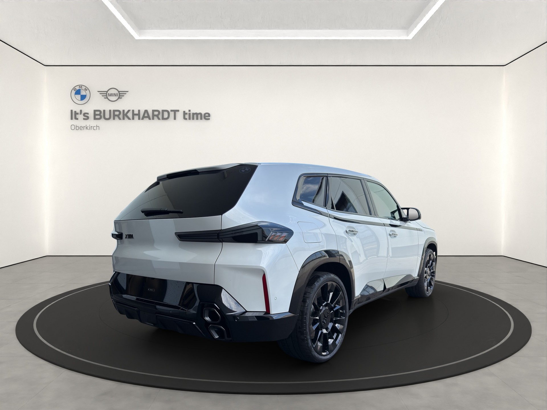 BMW XM xDrive 50e PHEV-image-4