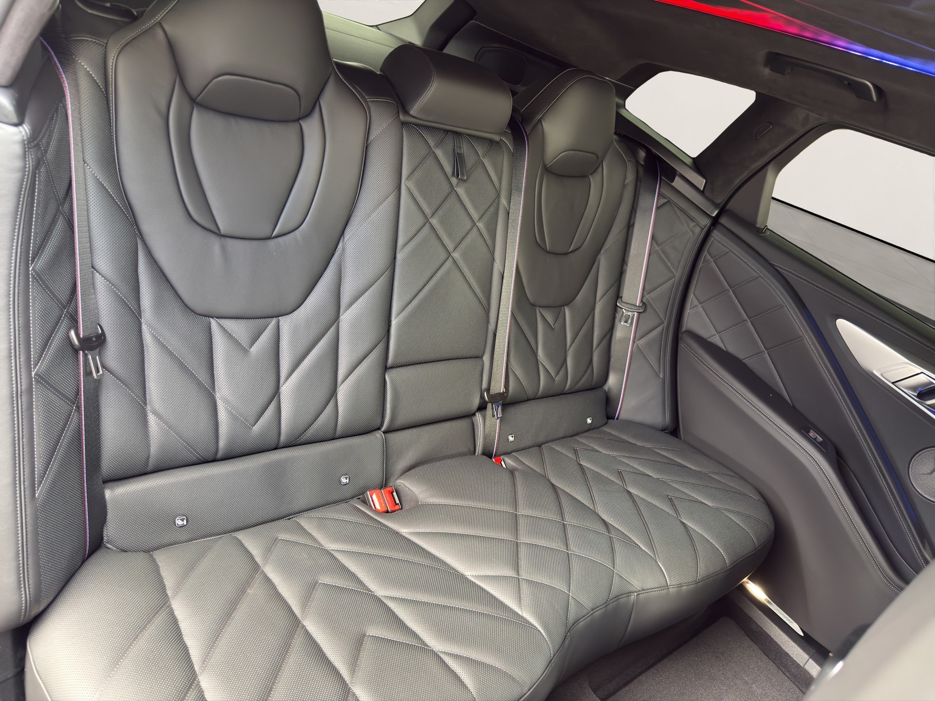 BMW XM xDrive 50e PHEV-image-18