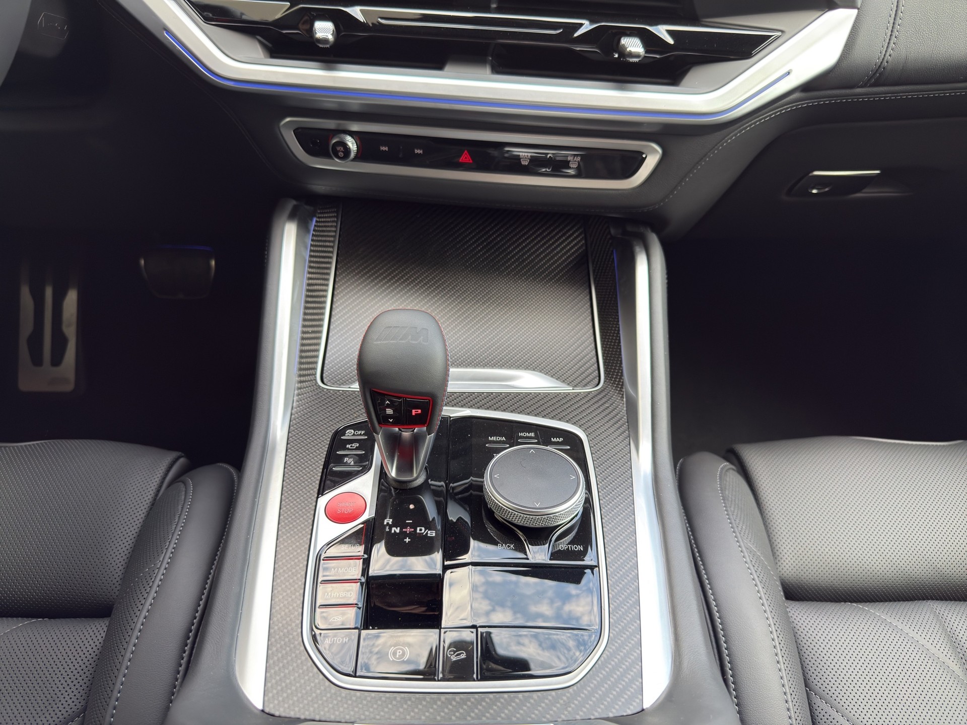 BMW XM xDrive 50e PHEV-image-13