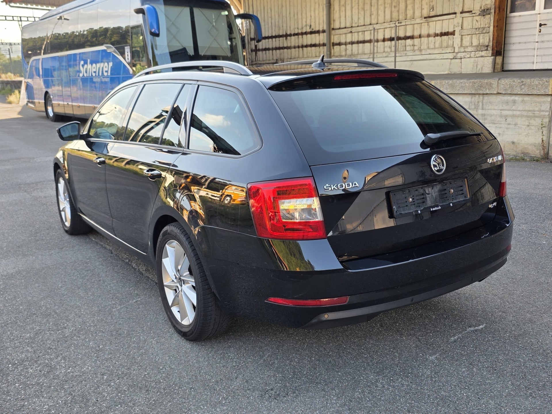 SKODA 2.0 TDI 4x4 DSG/ AHK/ ACC/ LED Scheinwerfer-image-2