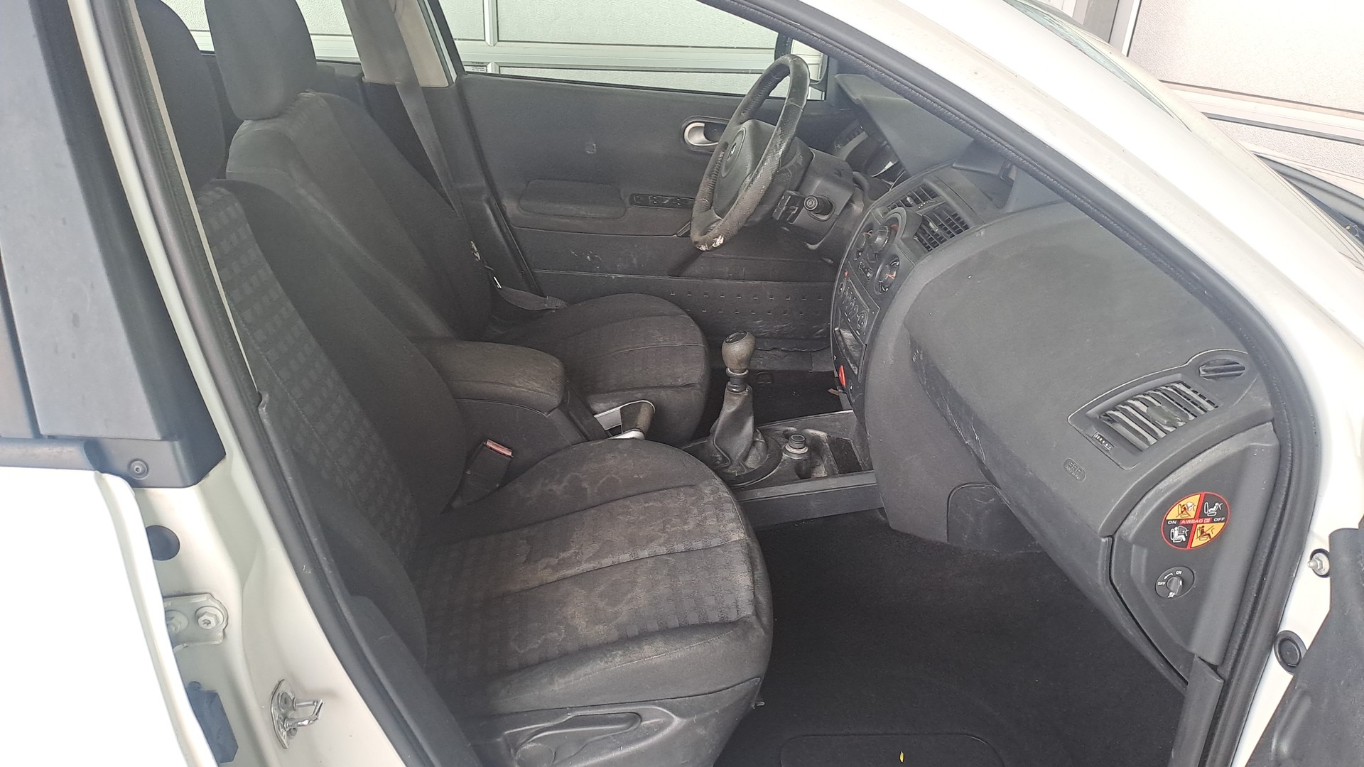 RENAULT Mégane Break 1.9 dCi Expression-image-10