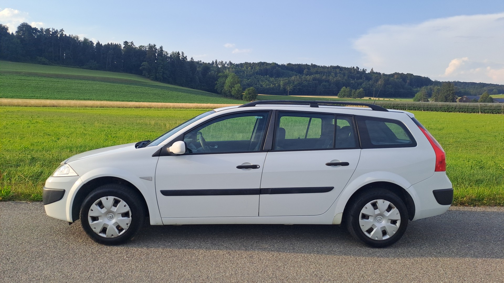 RENAULT Mégane Break 1.9 dCi Expression-image-1