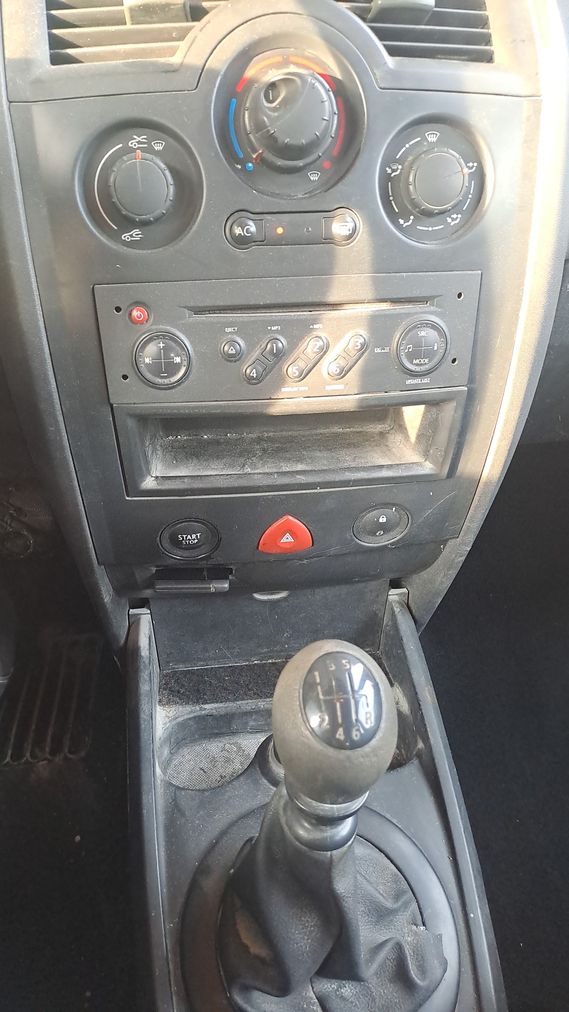 RENAULT Mégane Break 1.9 dCi Expression-image-12