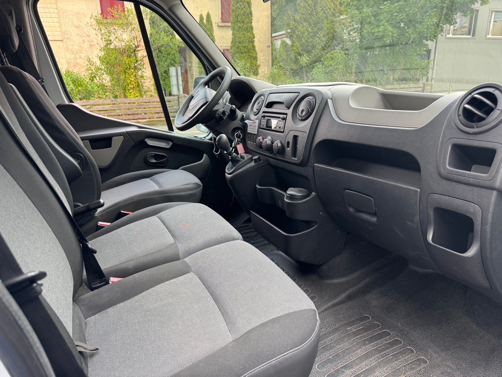 RENAULT Master T35 ENERGY 2.3dCi 145 L2H2-image-9
