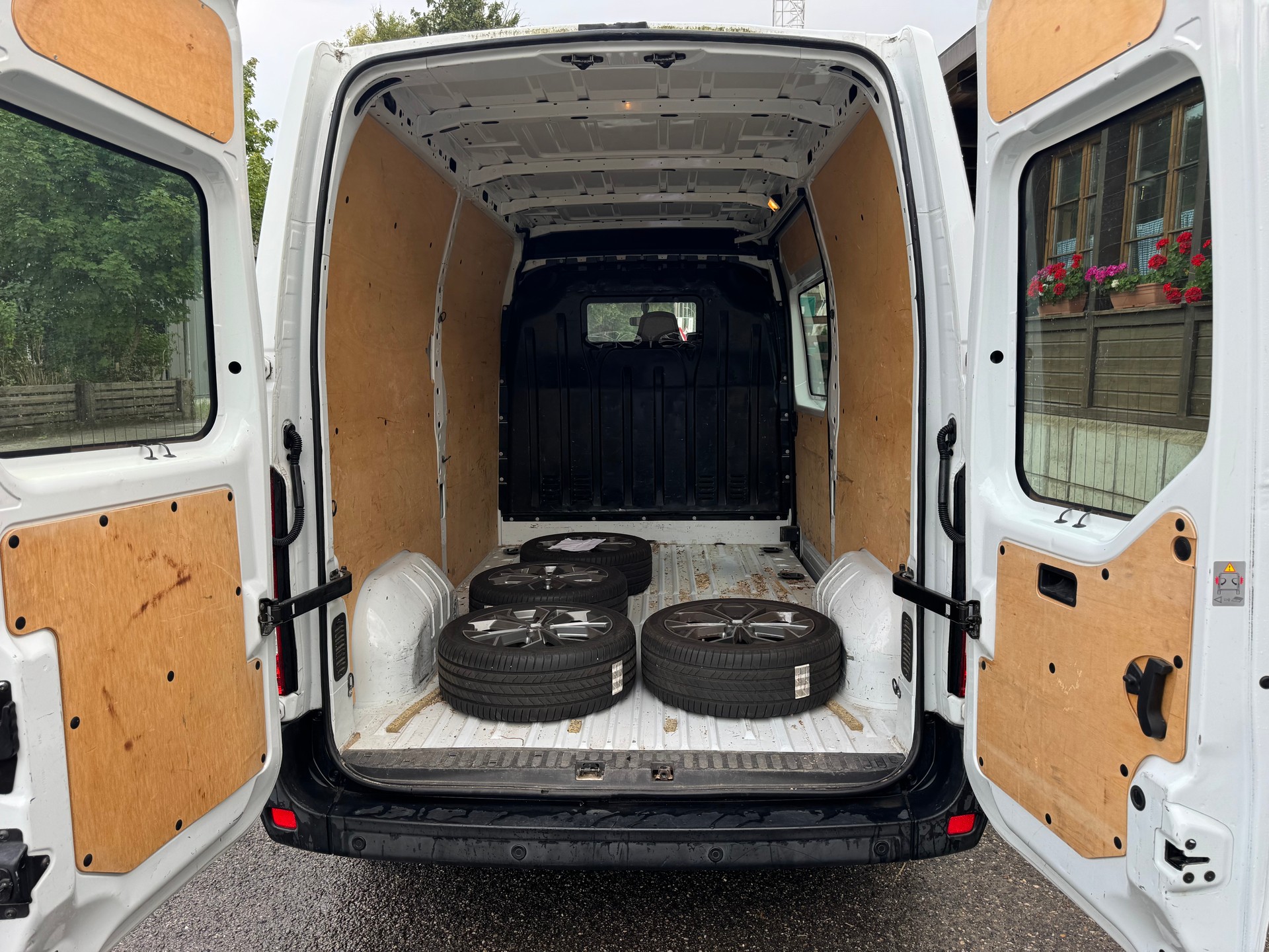 RENAULT Master T35 ENERGY 2.3dCi 145 L2H2-image-6