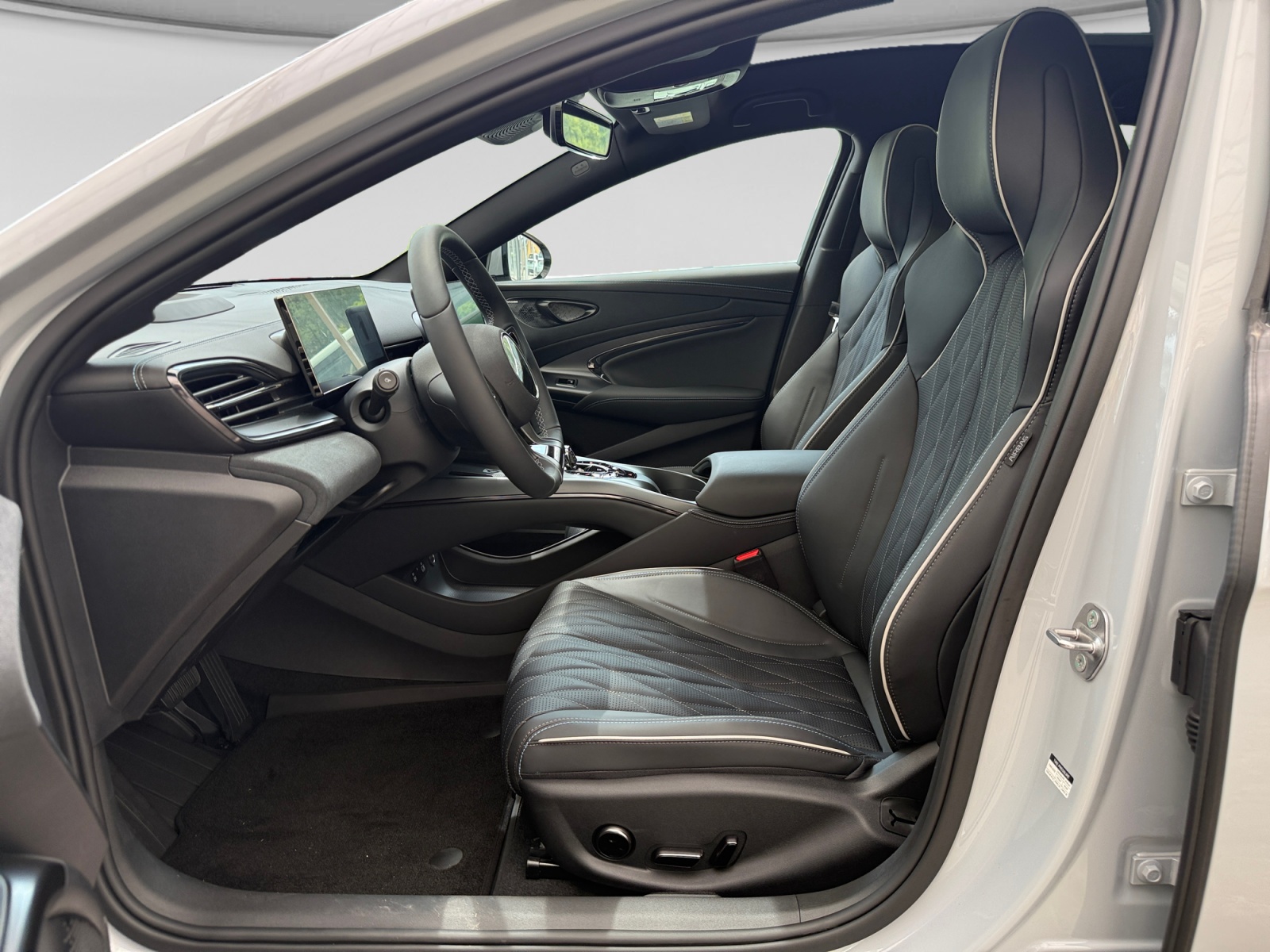 BYD Seal 82,2 kWh Excellence AWD-image-9