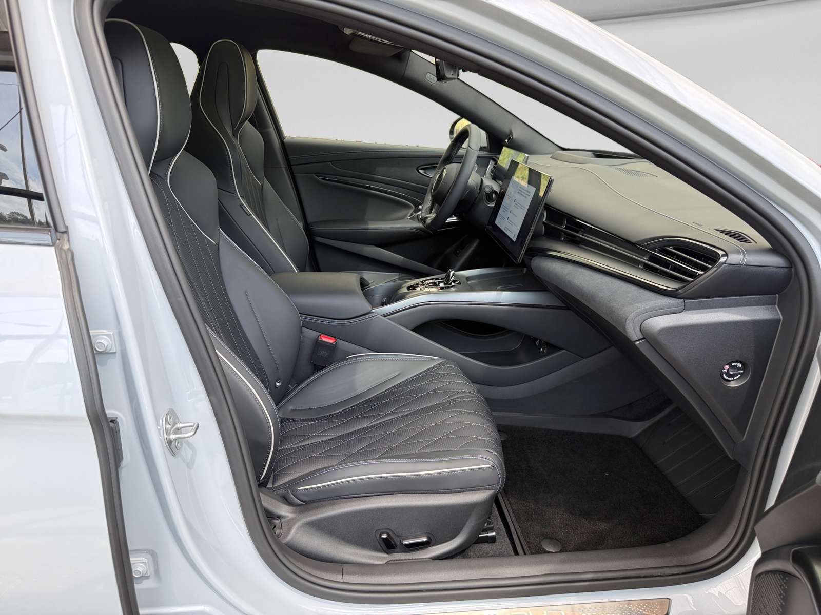 BYD Seal 82,2 kWh Excellence AWD-image-16
