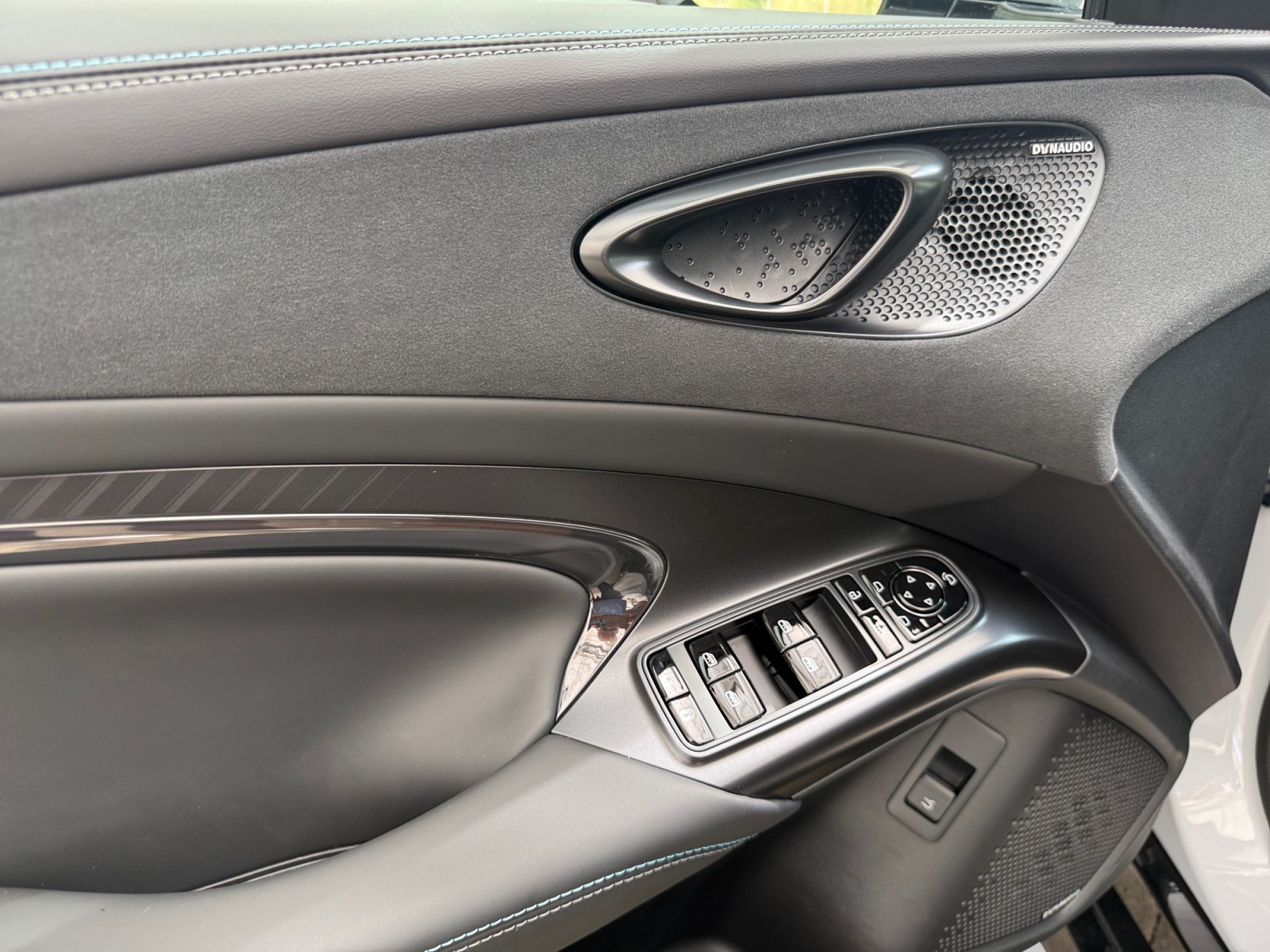 BYD Seal 82,2 kWh Excellence AWD-image-10