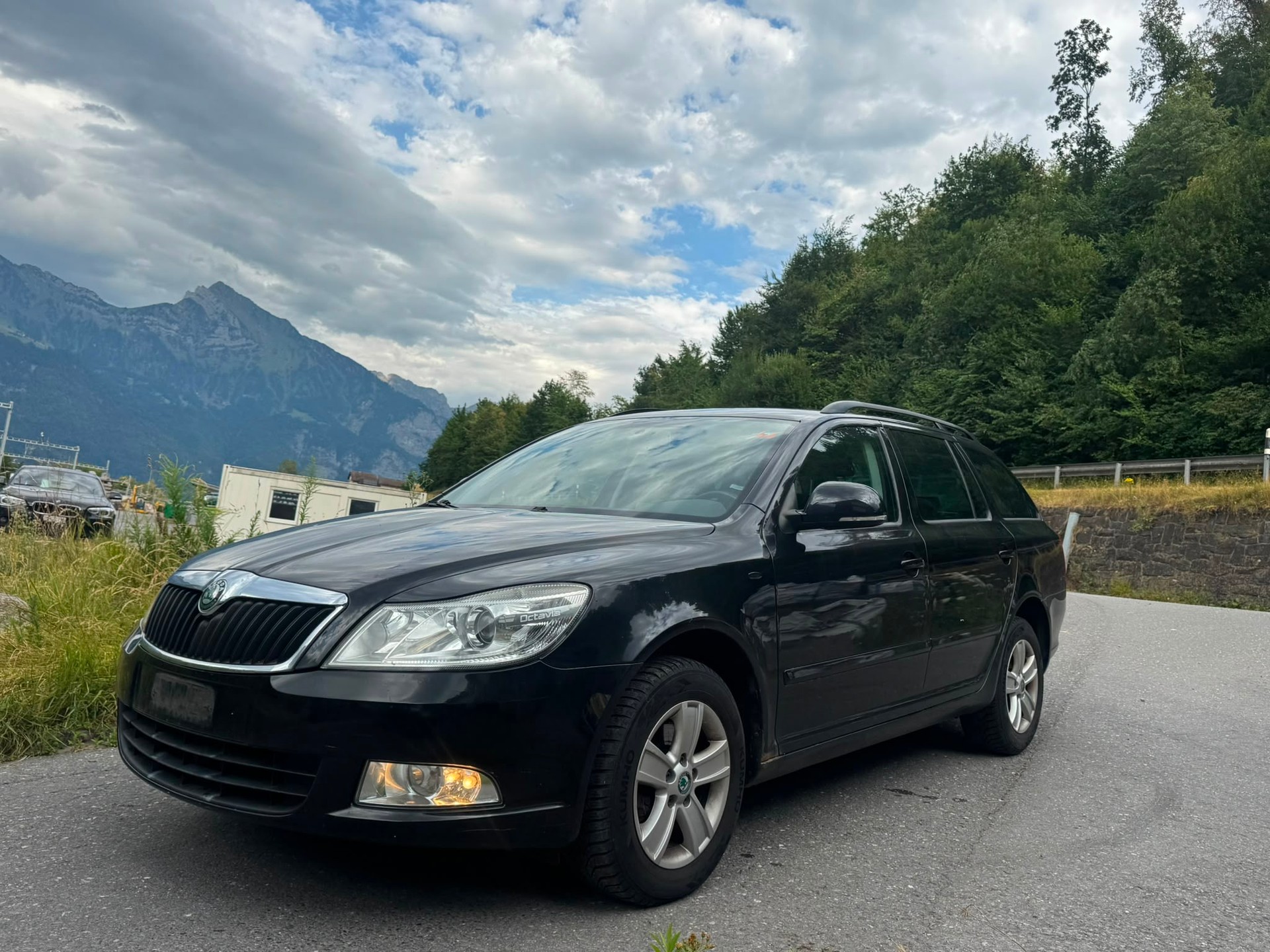 SKODA Octavia Combi 1.8 TSI Adventure 4x4-image-1