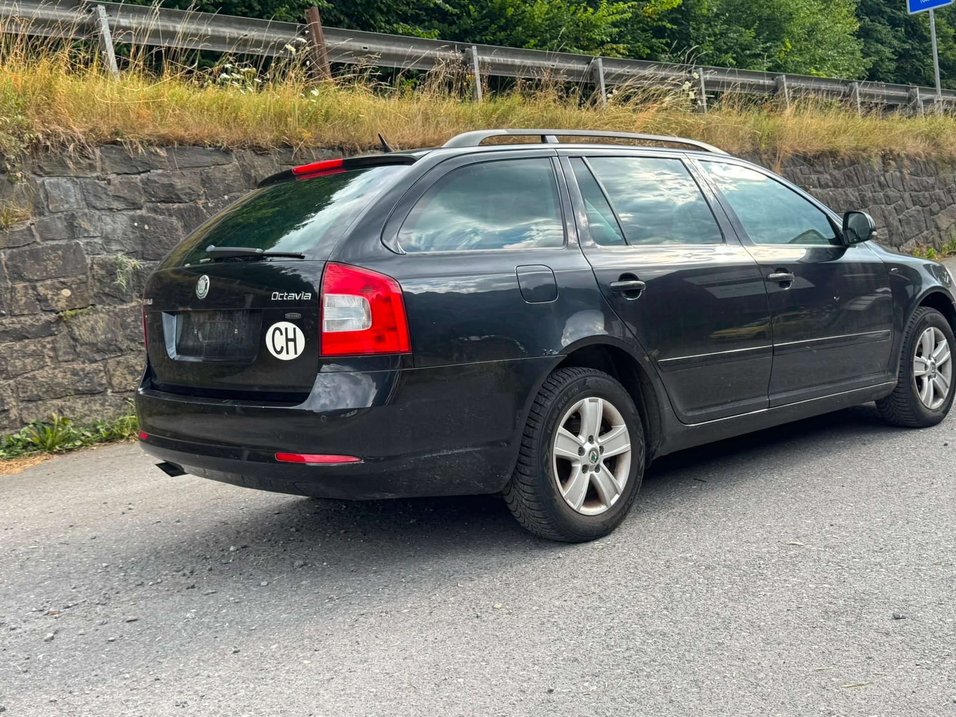 SKODA Octavia Combi 1.8 TSI Adventure 4x4-image-6