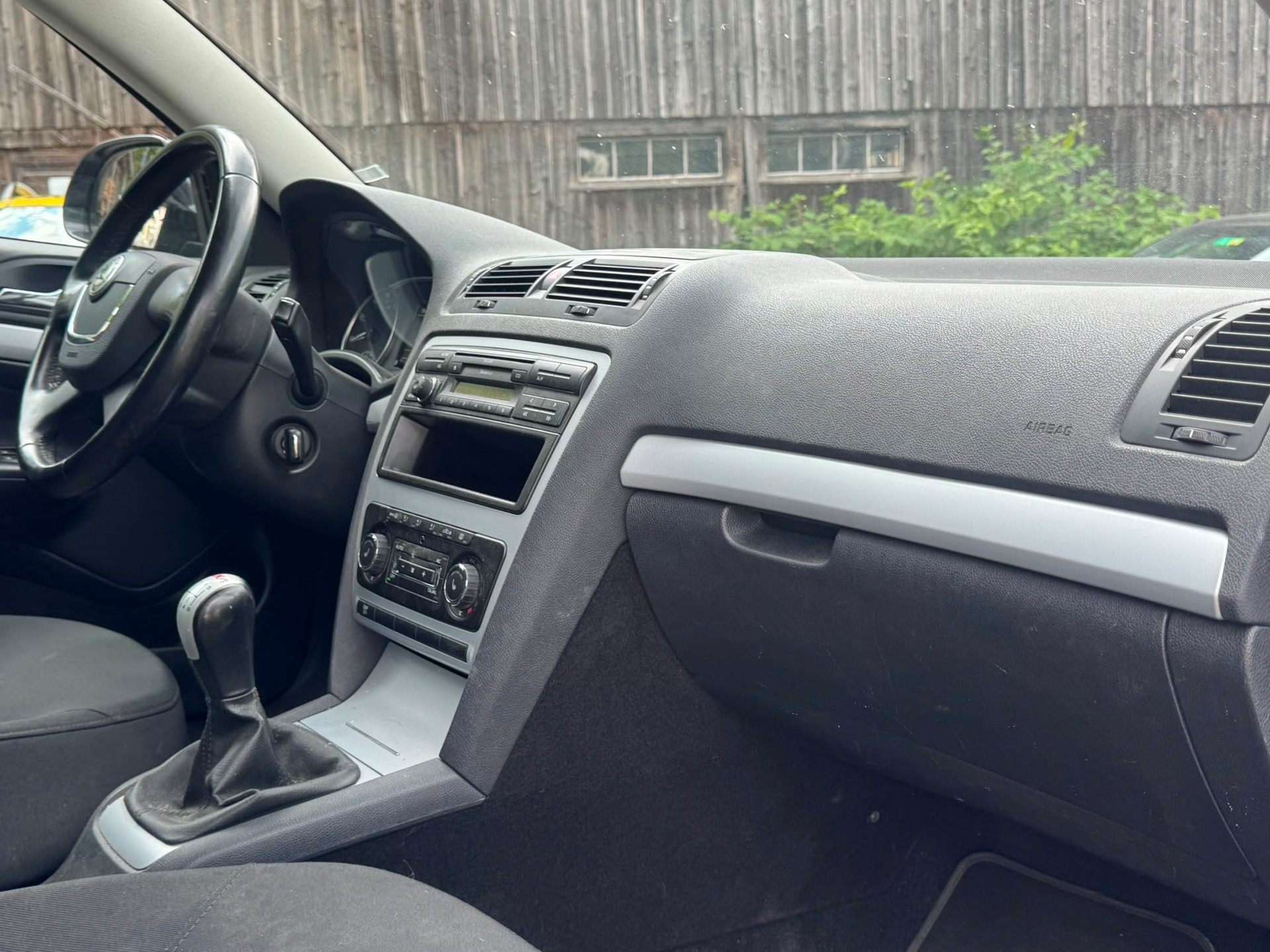 SKODA Octavia Combi 1.8 TSI Adventure 4x4-image-10