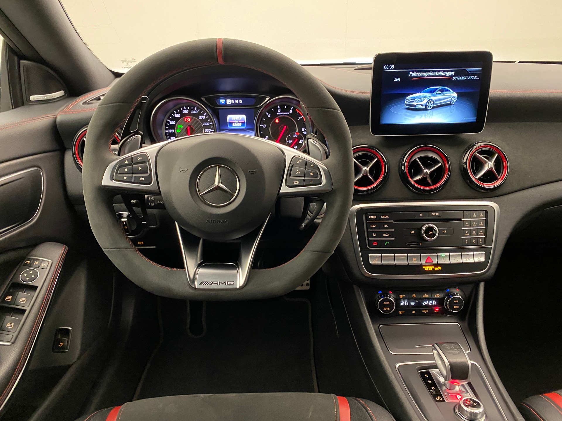 MERCEDES-BENZ CLA45 AMG 4M-image-8