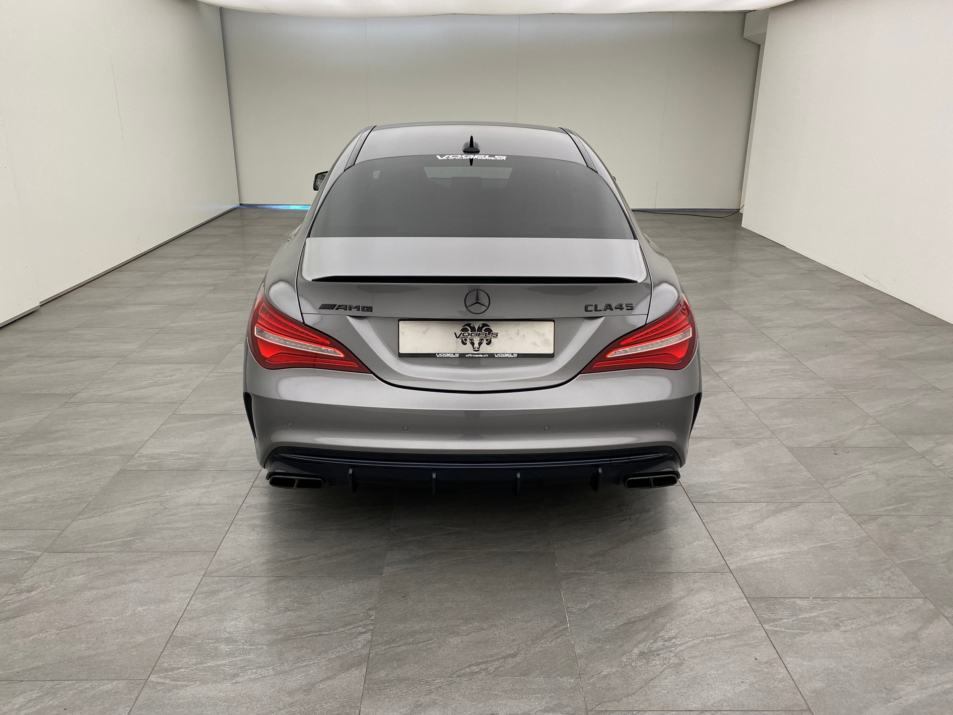 MERCEDES-BENZ CLA45 AMG 4M-image-4