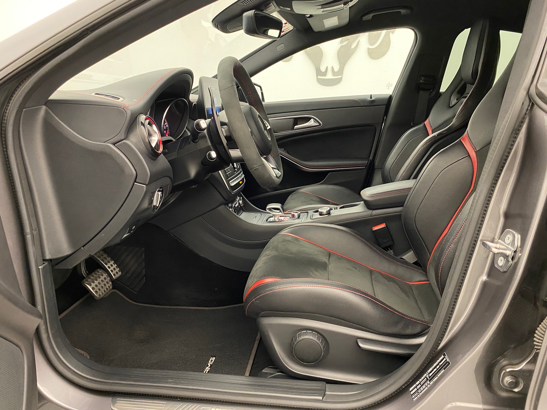 MERCEDES-BENZ CLA45 AMG 4M-image-10