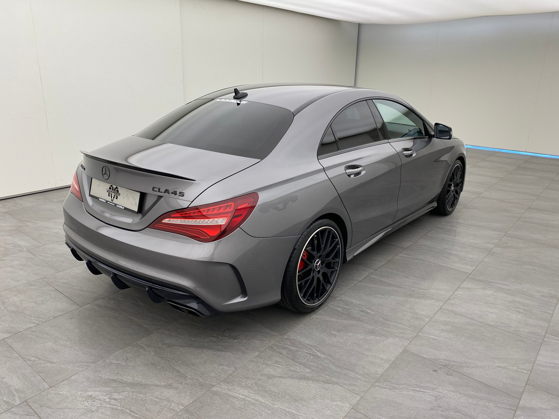 MERCEDES-BENZ CLA45 AMG 4M-image-3