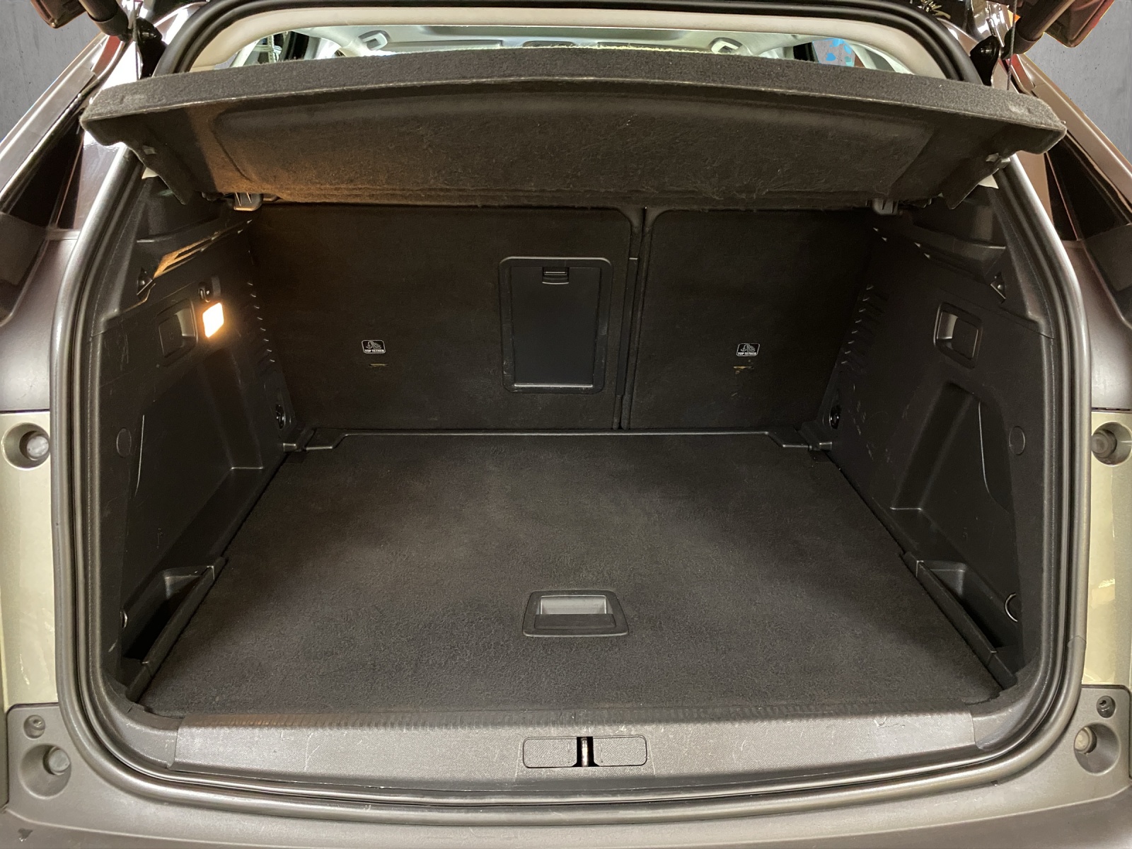 PEUGEOT 3008 1.6 THP Allure EAT-image-12