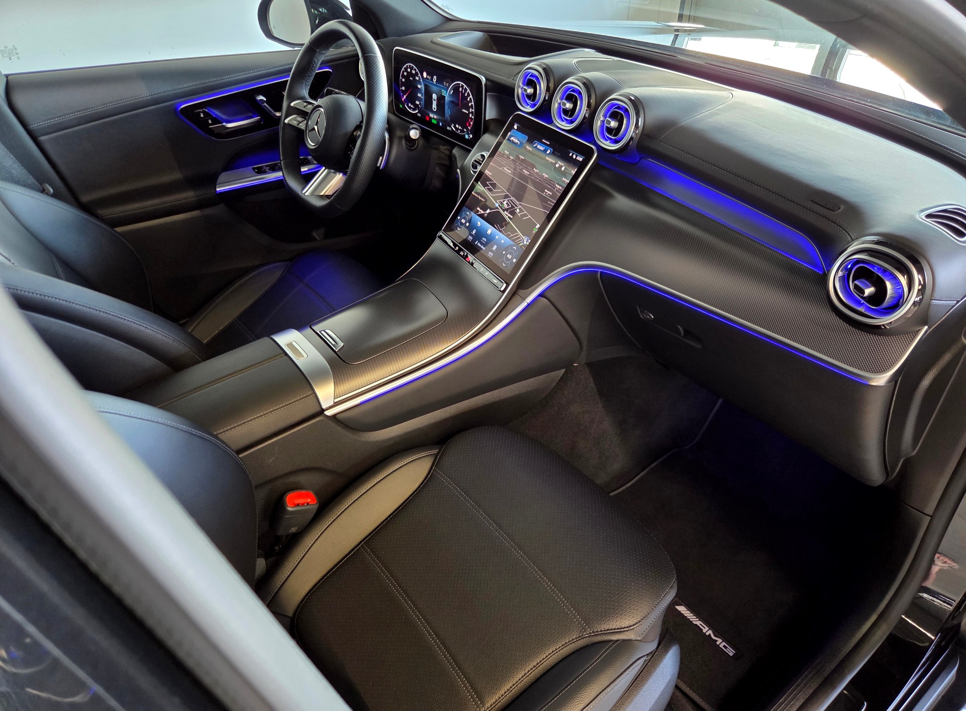 MERCEDES-BENZ GLC 400 e AMG Line 4matic Coupé-image-14
