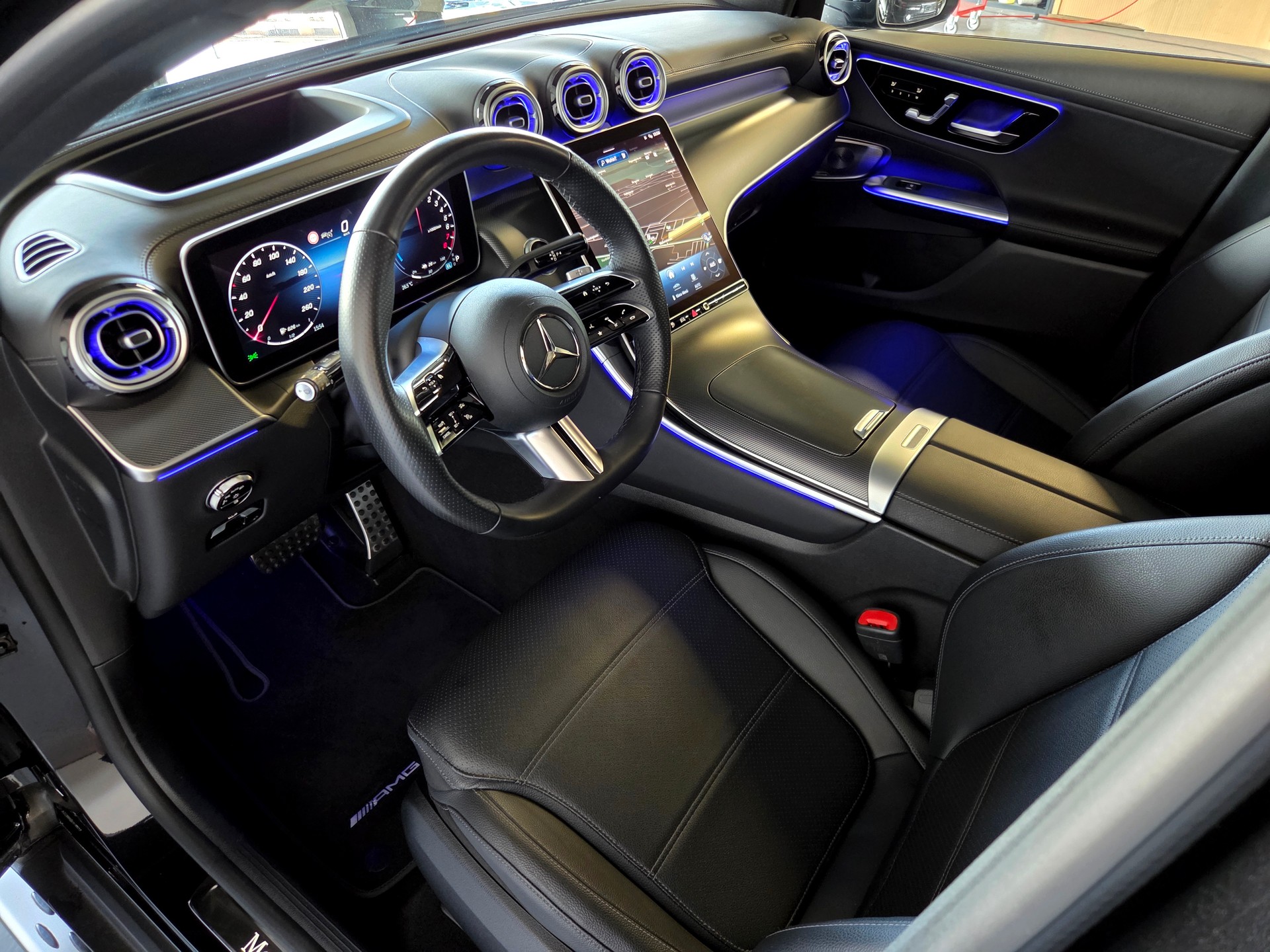 MERCEDES-BENZ GLC 400 e AMG Line 4matic Coupé-image-10