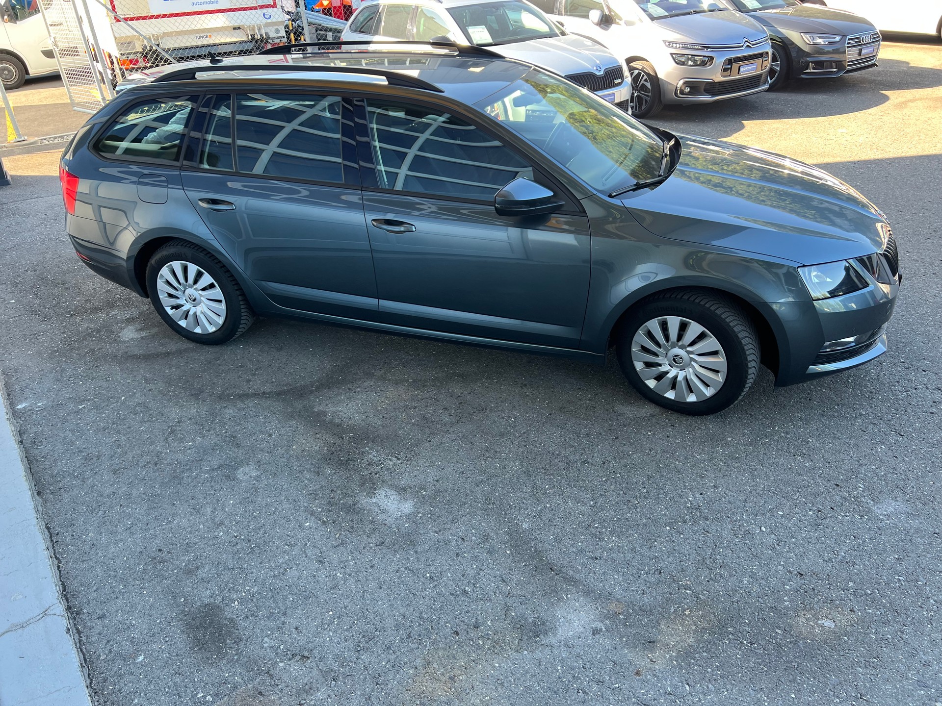 SKODA Octavia Combi 2.0 TDI Ambition 4x4 DSG *** Navigation * Klima * AHK 1800 kg. * frisch ab MFK * 1 Jahr Garantie möglich **-image-6