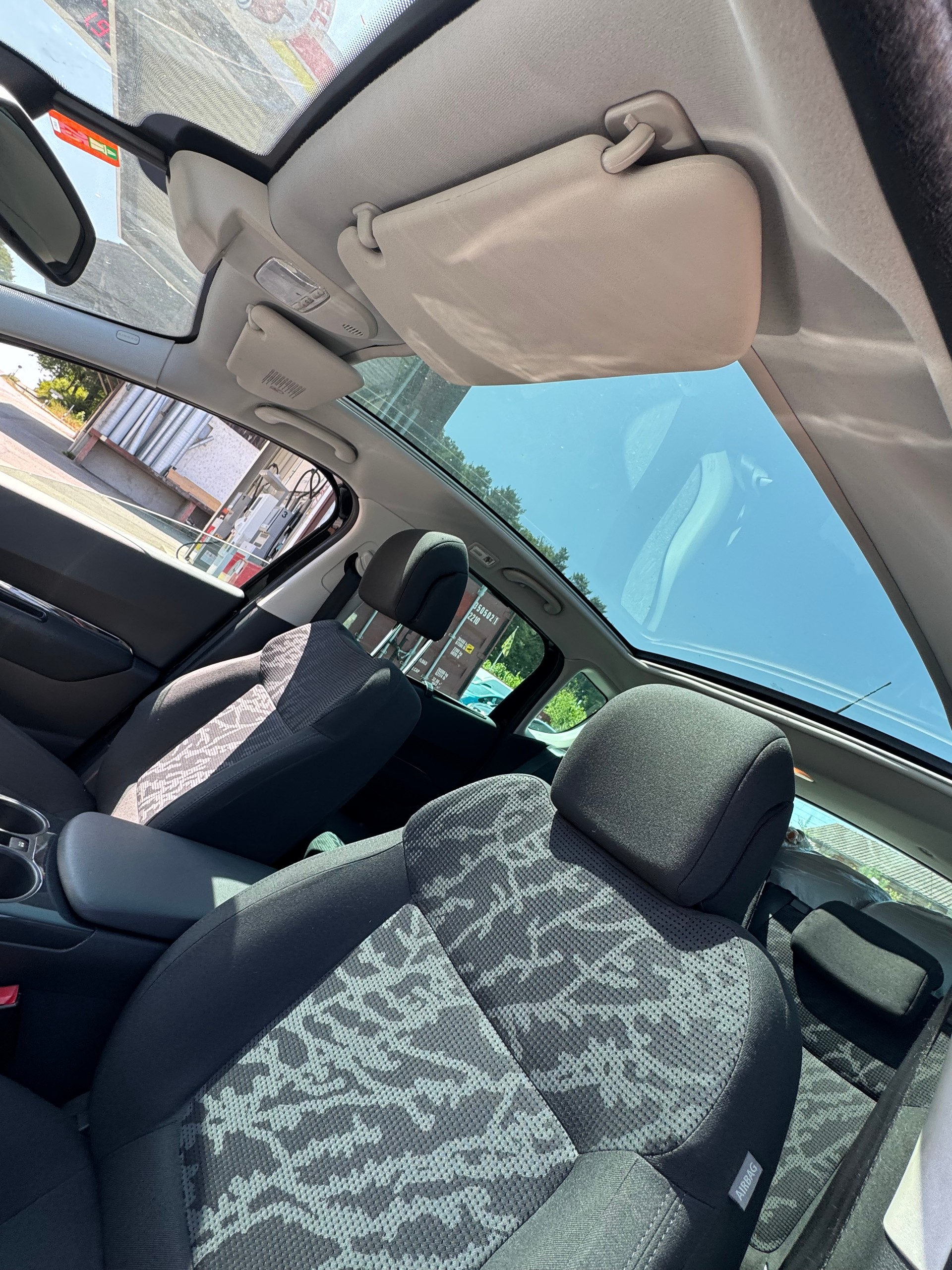 PEUGEOT 3008 1.6 HDI Sport Pack EGS6-image-8