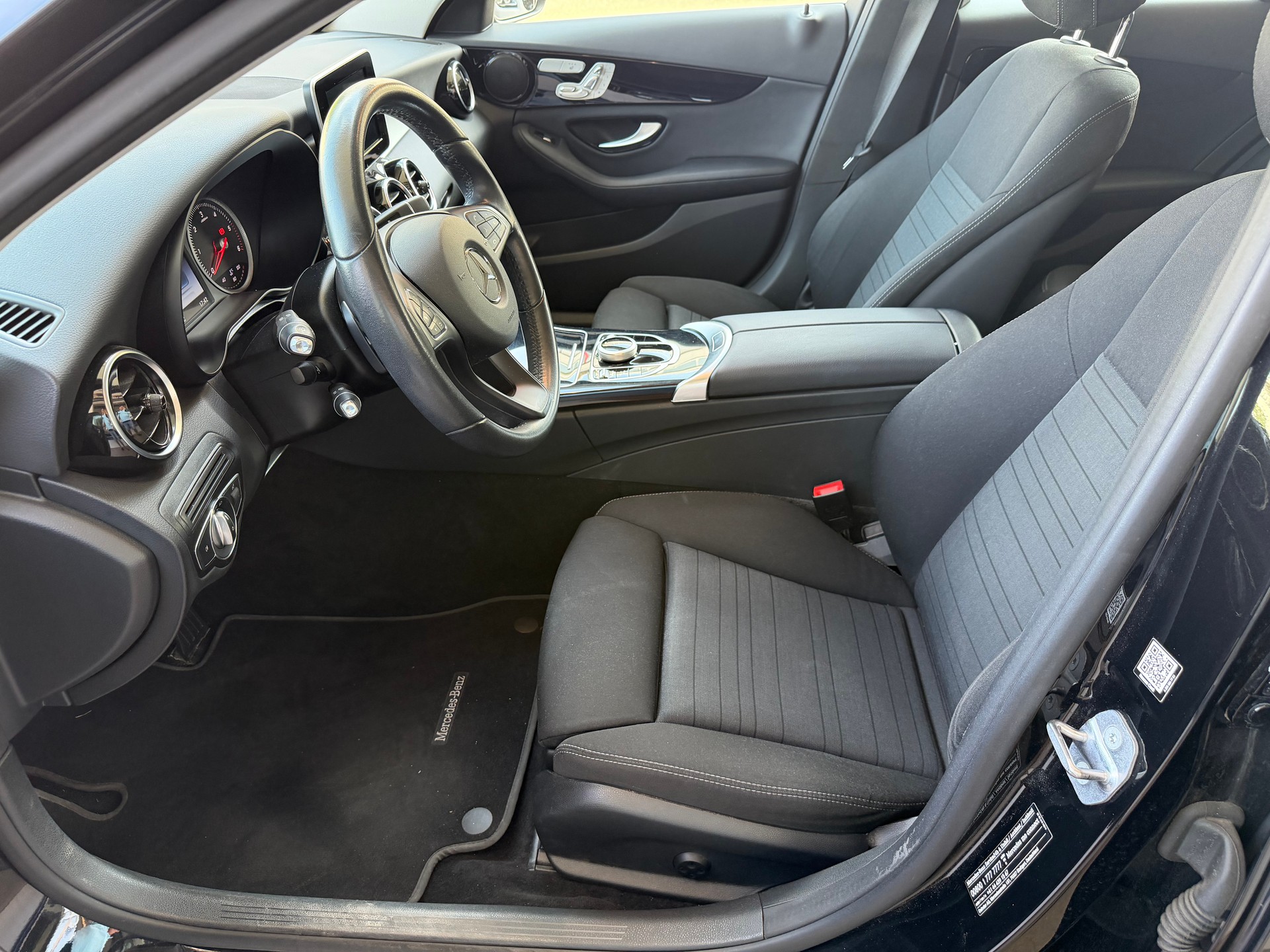 MERCEDES-BENZ C 250 d 4Matic 9G-Tronic-image-7