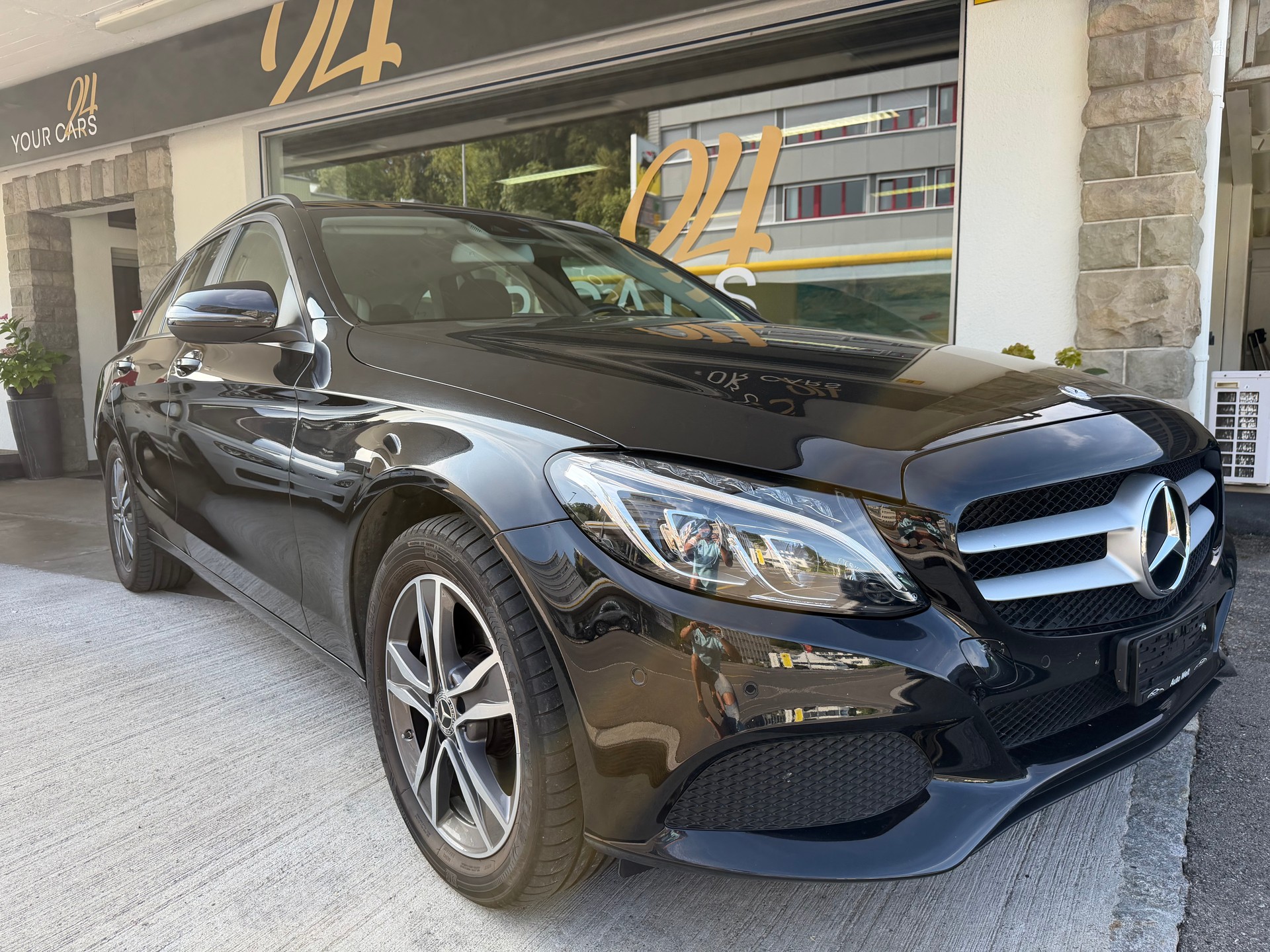 MERCEDES-BENZ C 250 d 4Matic 9G-Tronic-image-2