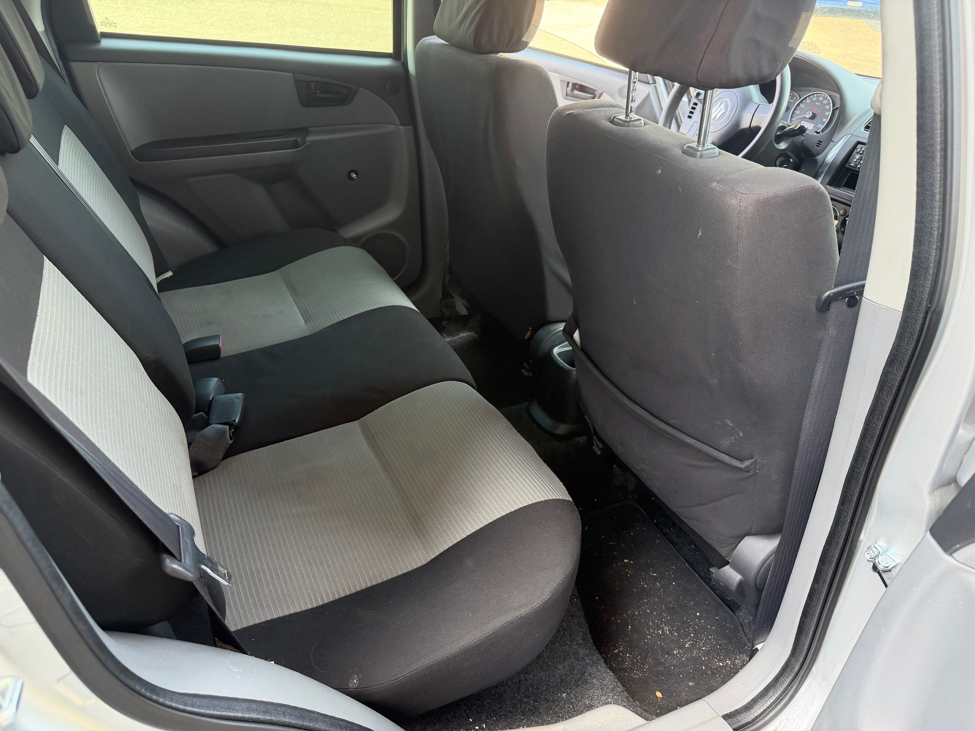 SUZUKI SX4-image-8
