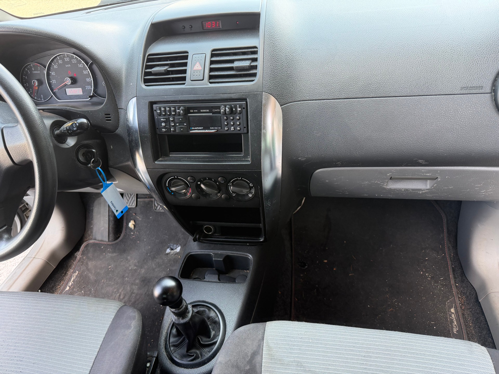 SUZUKI SX4-image-5