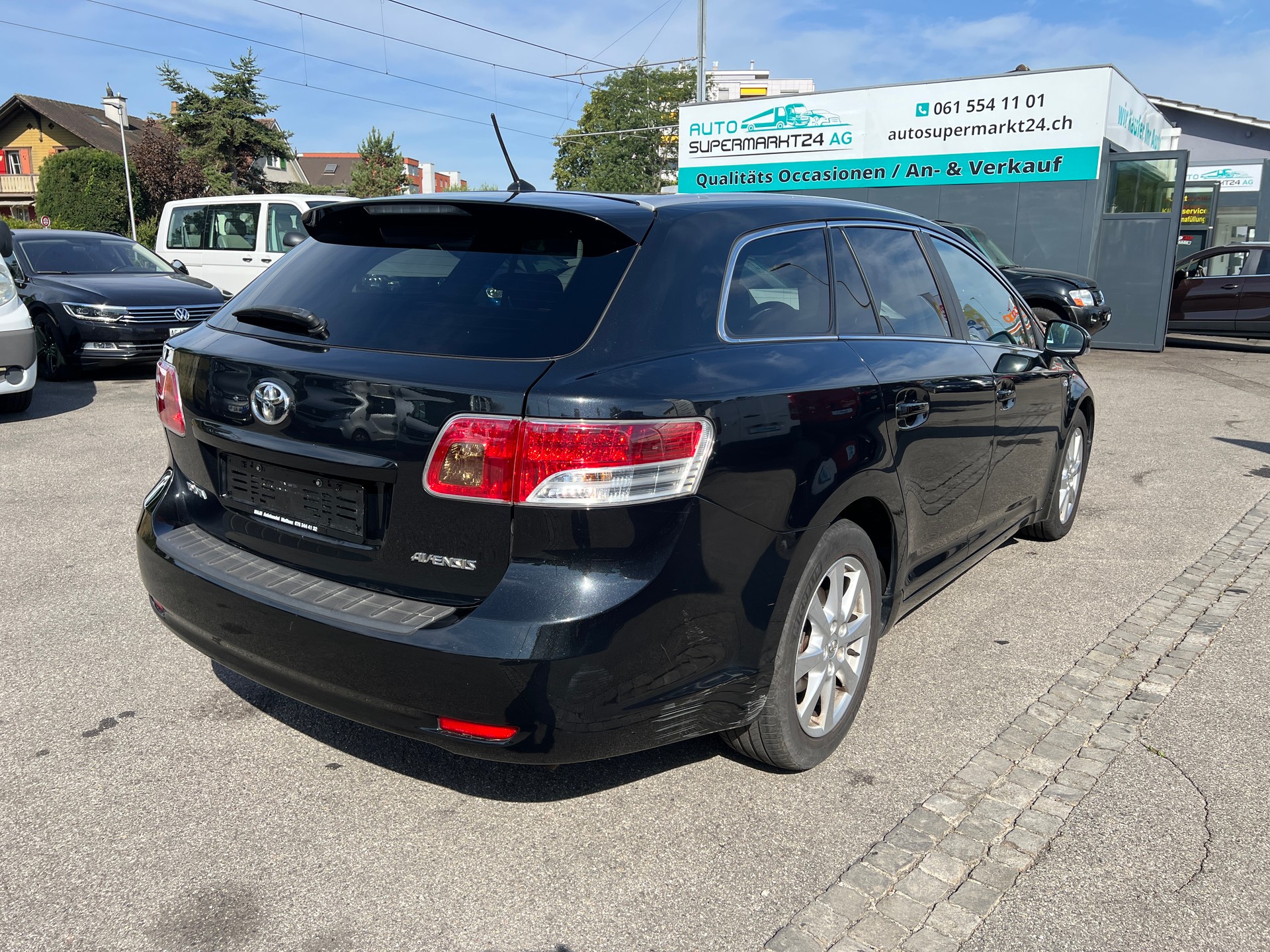 TOYOTA Avensis Sportswagon 2.2D-CAT Linea Sol Premium A-image-3