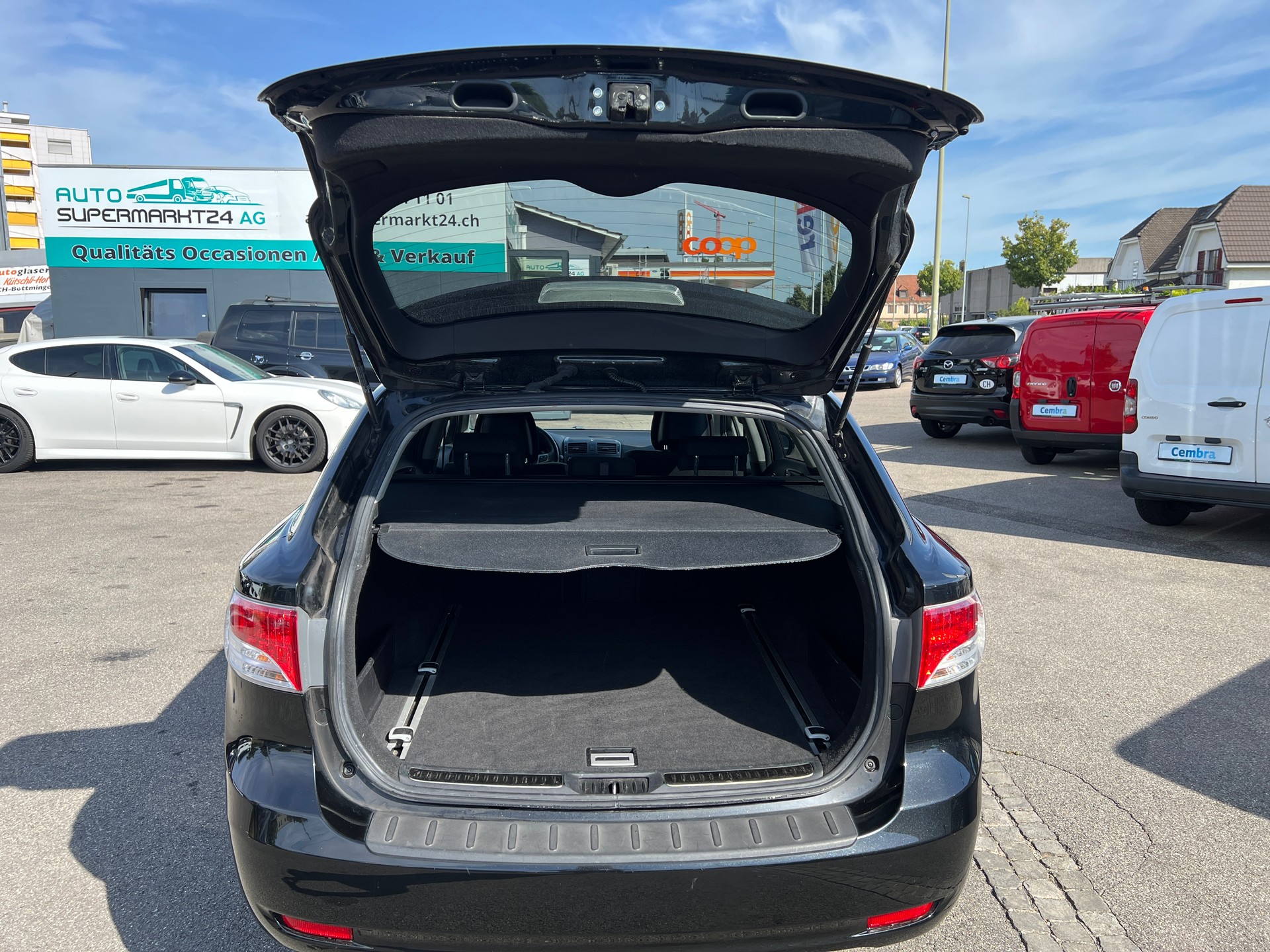 TOYOTA Avensis Sportswagon 2.2D-CAT Linea Sol Premium A-image-15