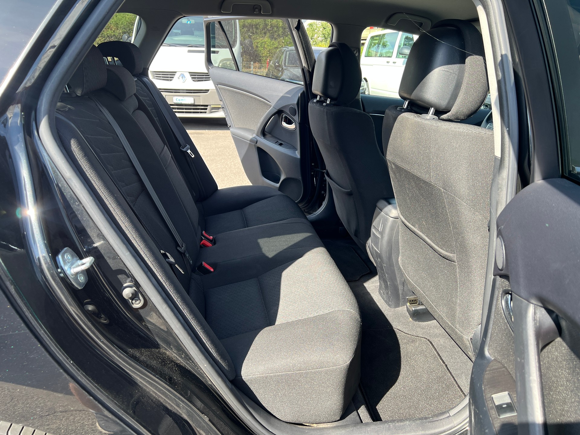 TOYOTA Avensis Sportswagon 2.2D-CAT Linea Sol Premium A-image-10