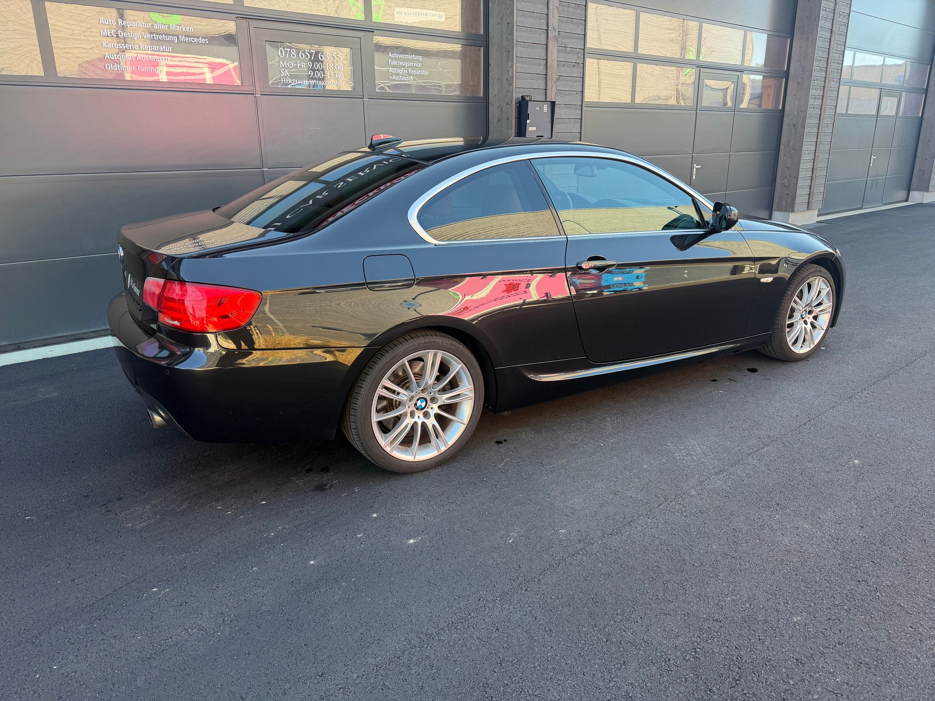 BMW 335i xDrive Coupé-image-2