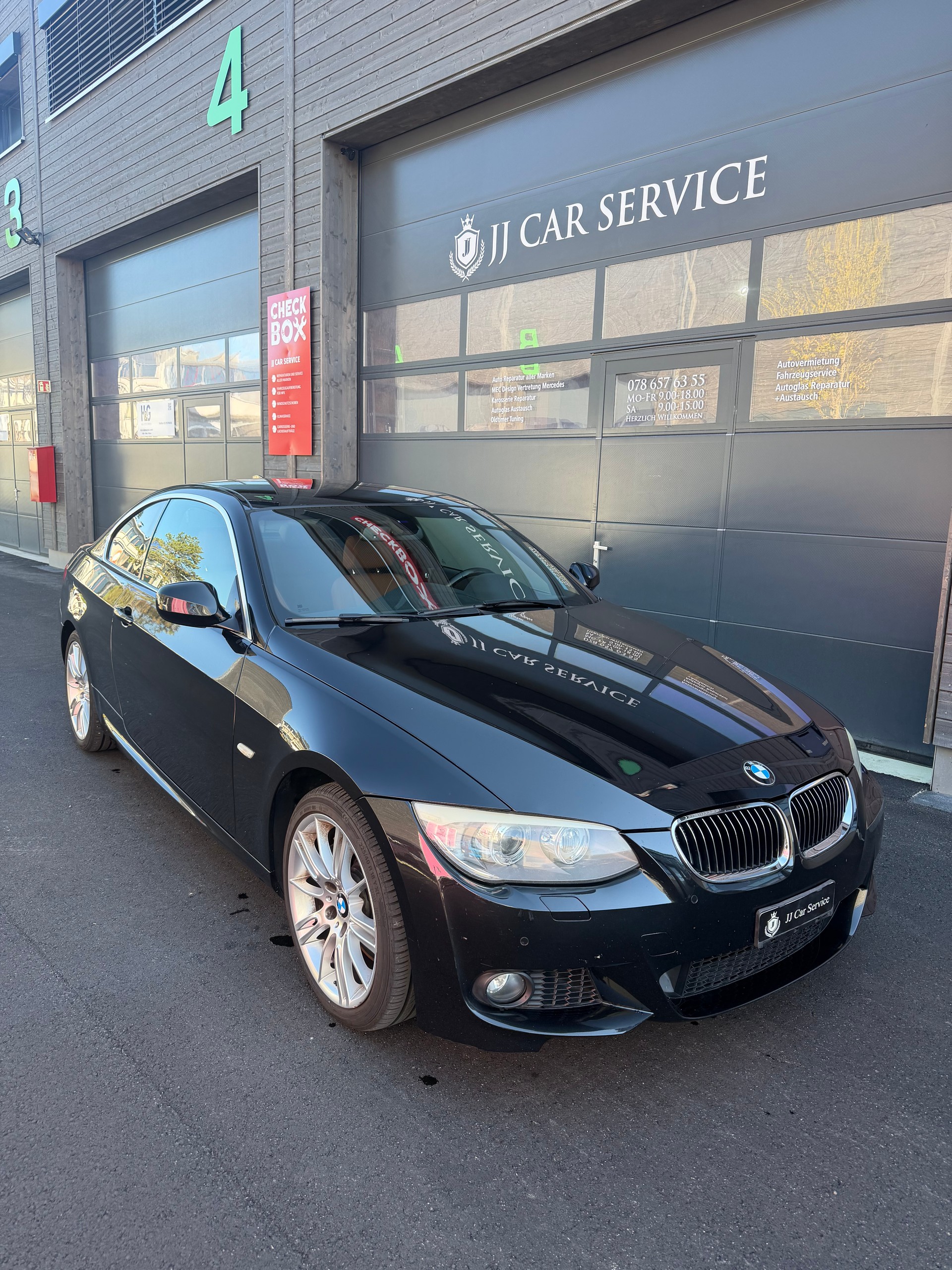 BMW 335i xDrive Coupé-image-0