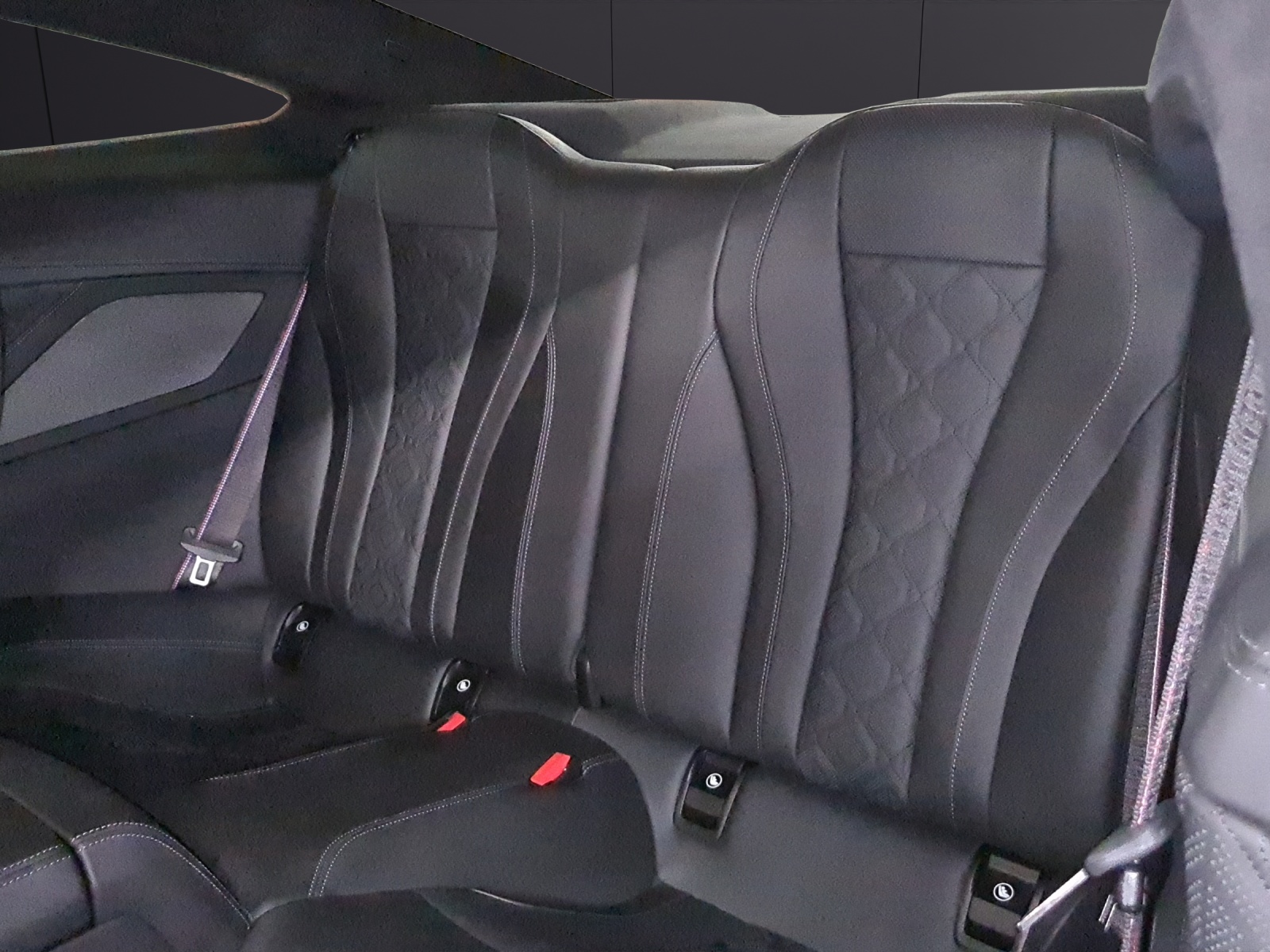 BMW M8 xDrive M Competition Steptronic-image-11