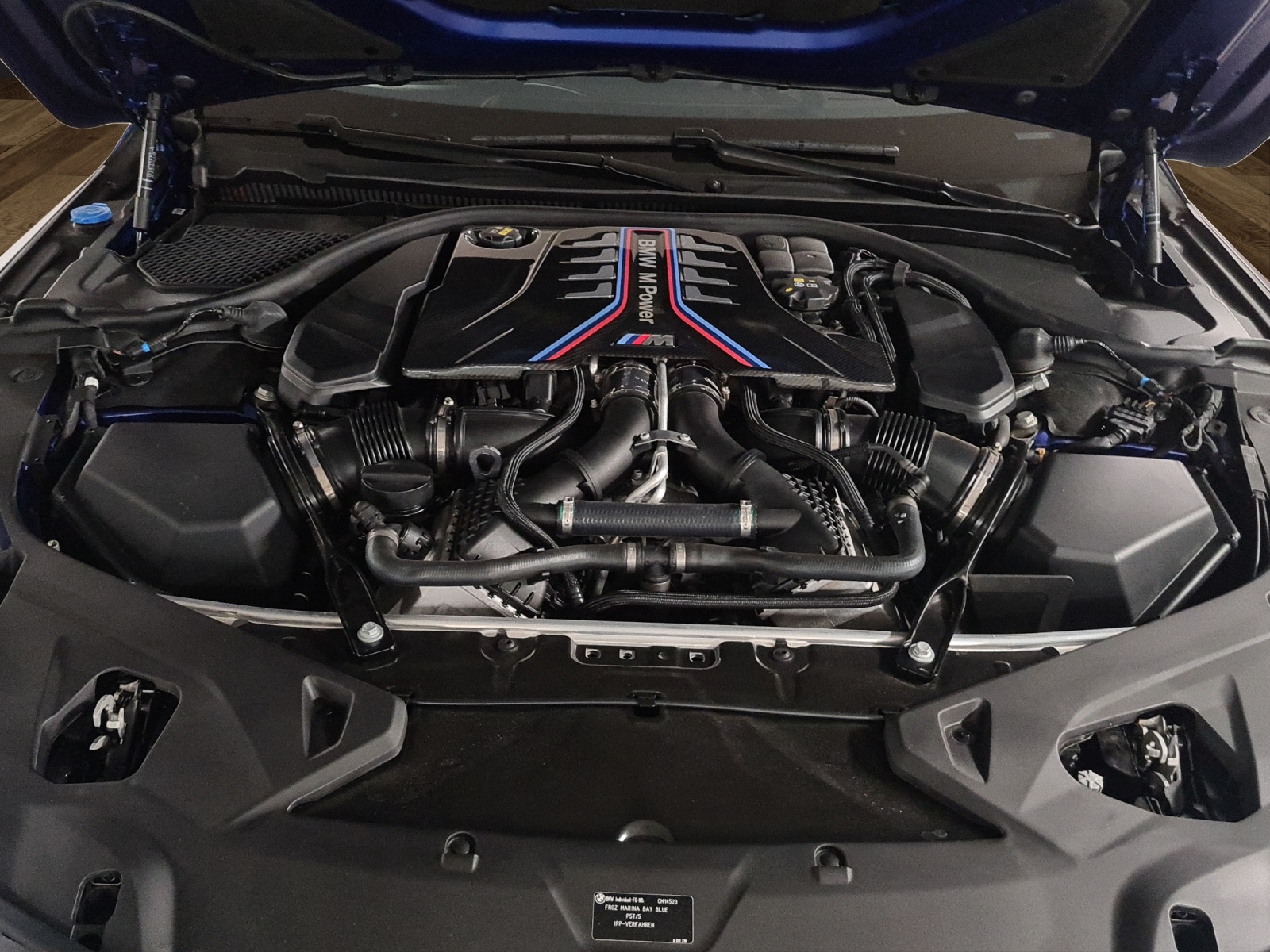 BMW M8 xDrive M Competition Steptronic-image-16