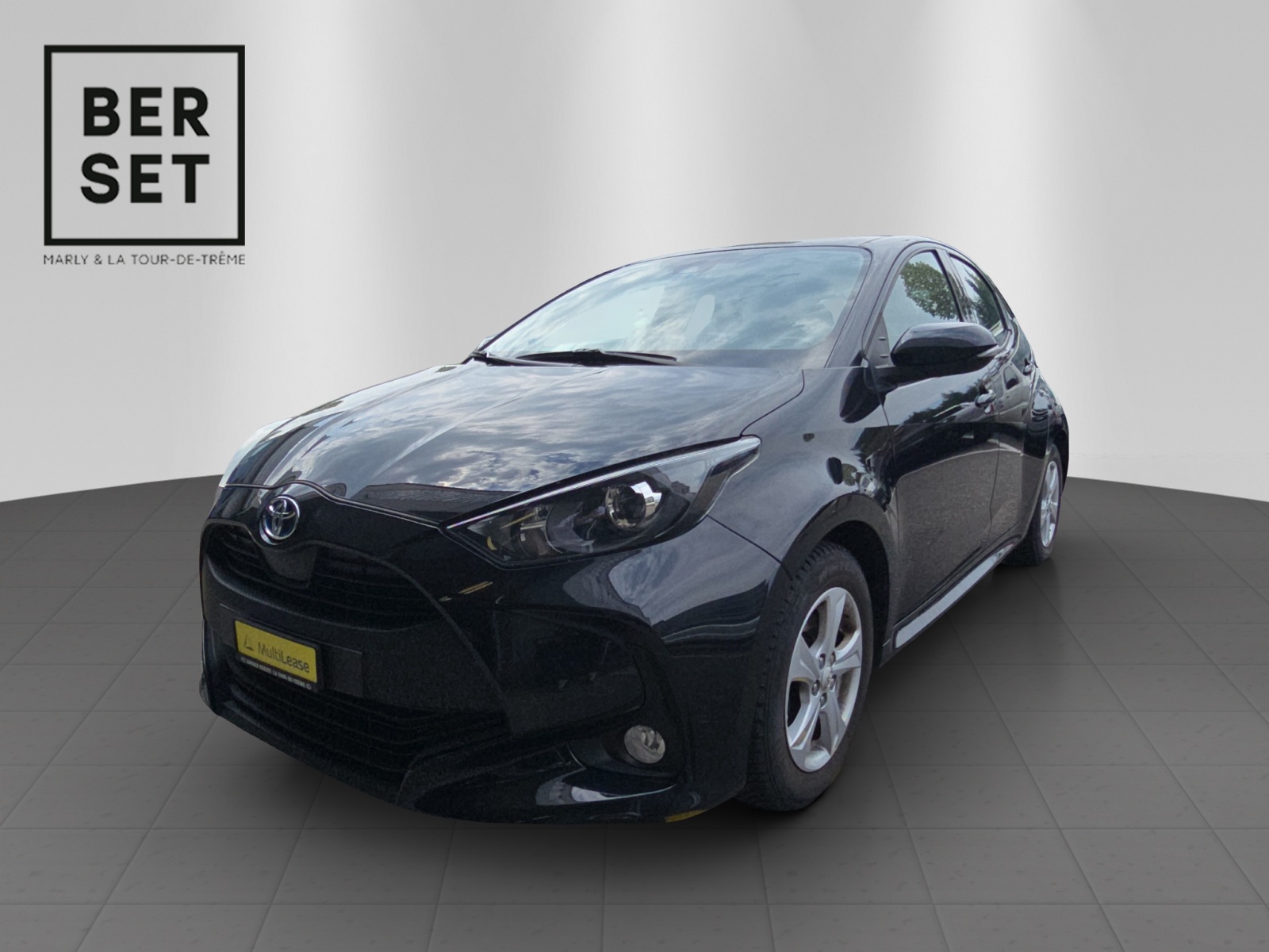 TOYOTA Yaris 1.5 VVT-i HSD Trend-image-0