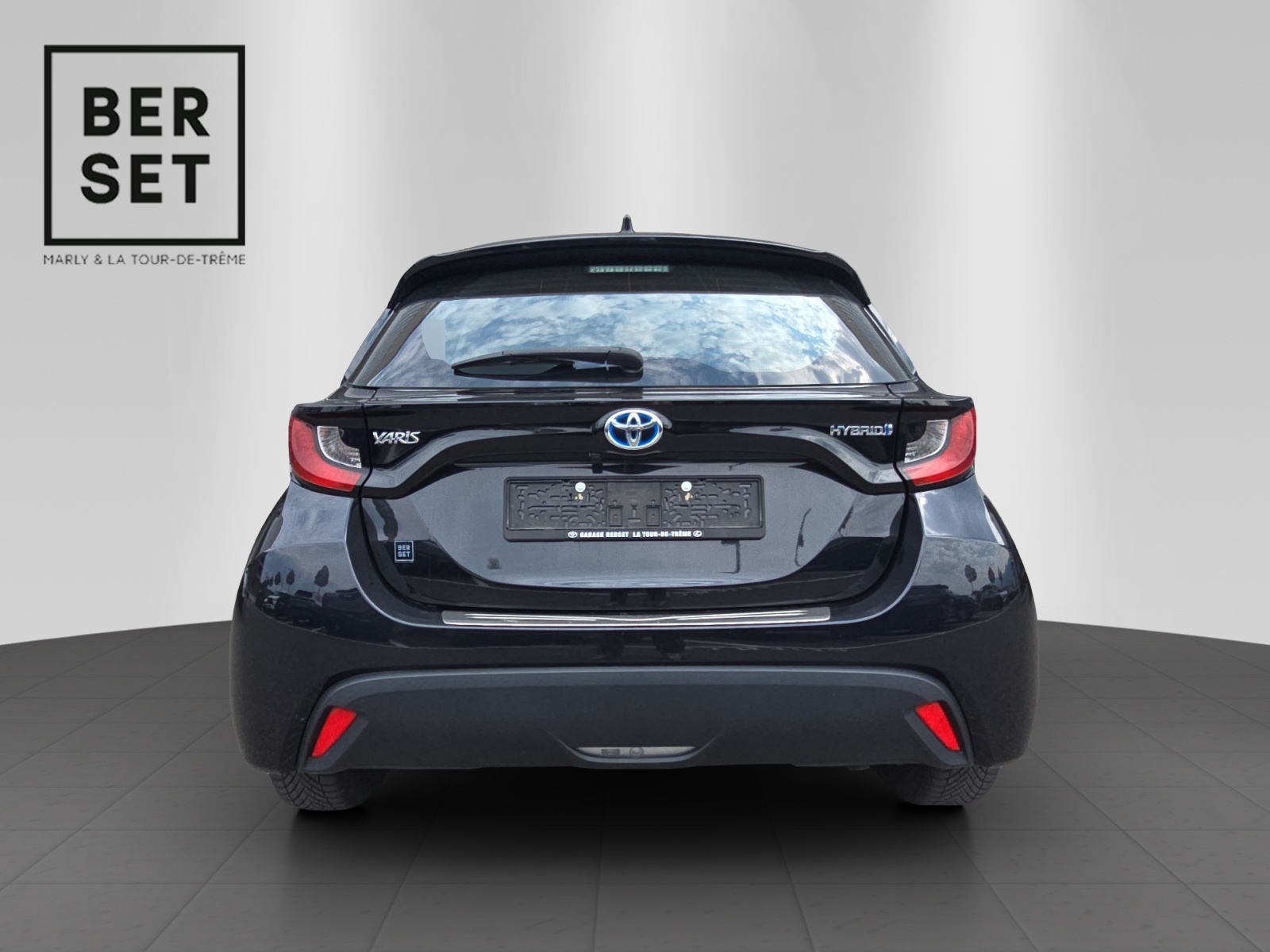 TOYOTA Yaris 1.5 VVT-i HSD Trend-image-3