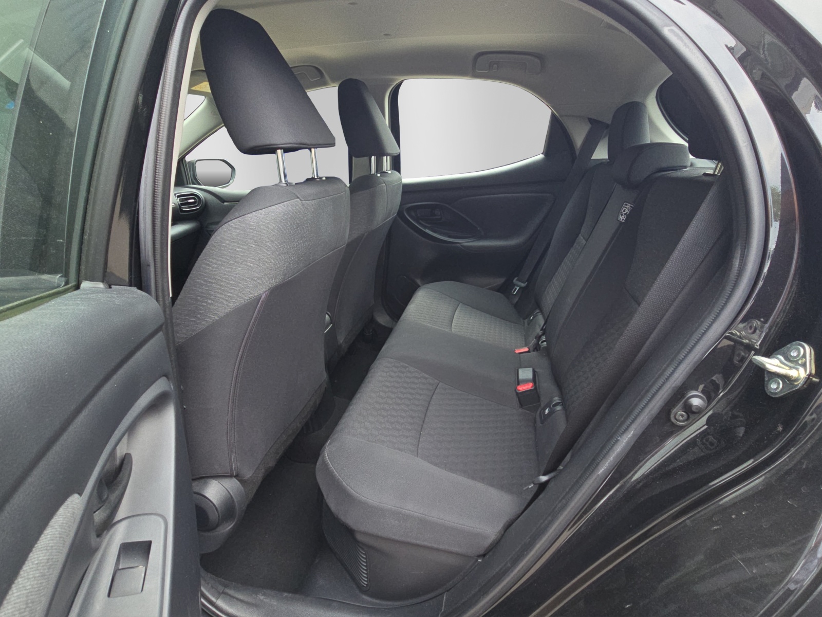 TOYOTA Yaris 1.5 VVT-i HSD Trend-image-8