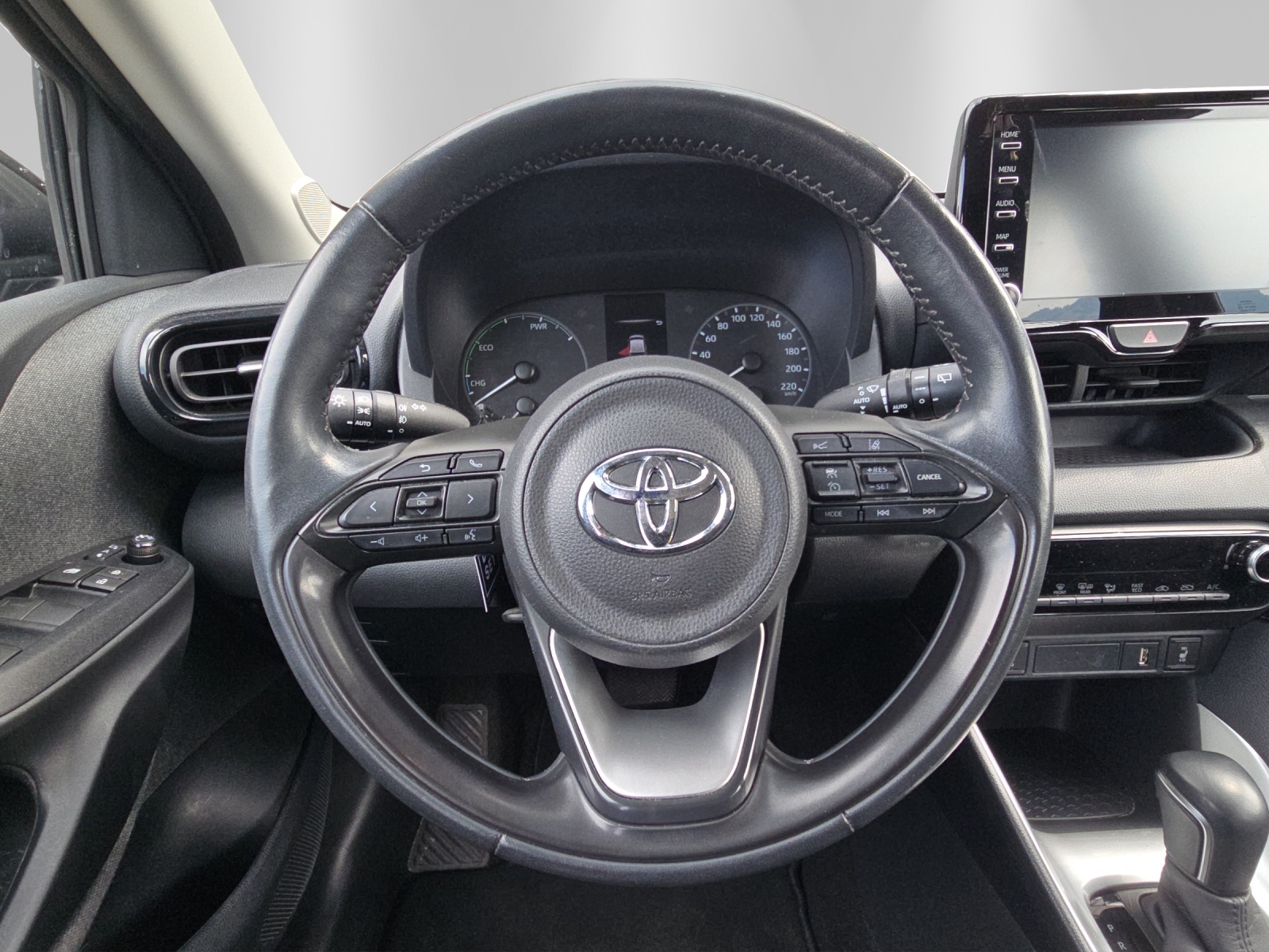 TOYOTA Yaris 1.5 VVT-i HSD Trend-image-10