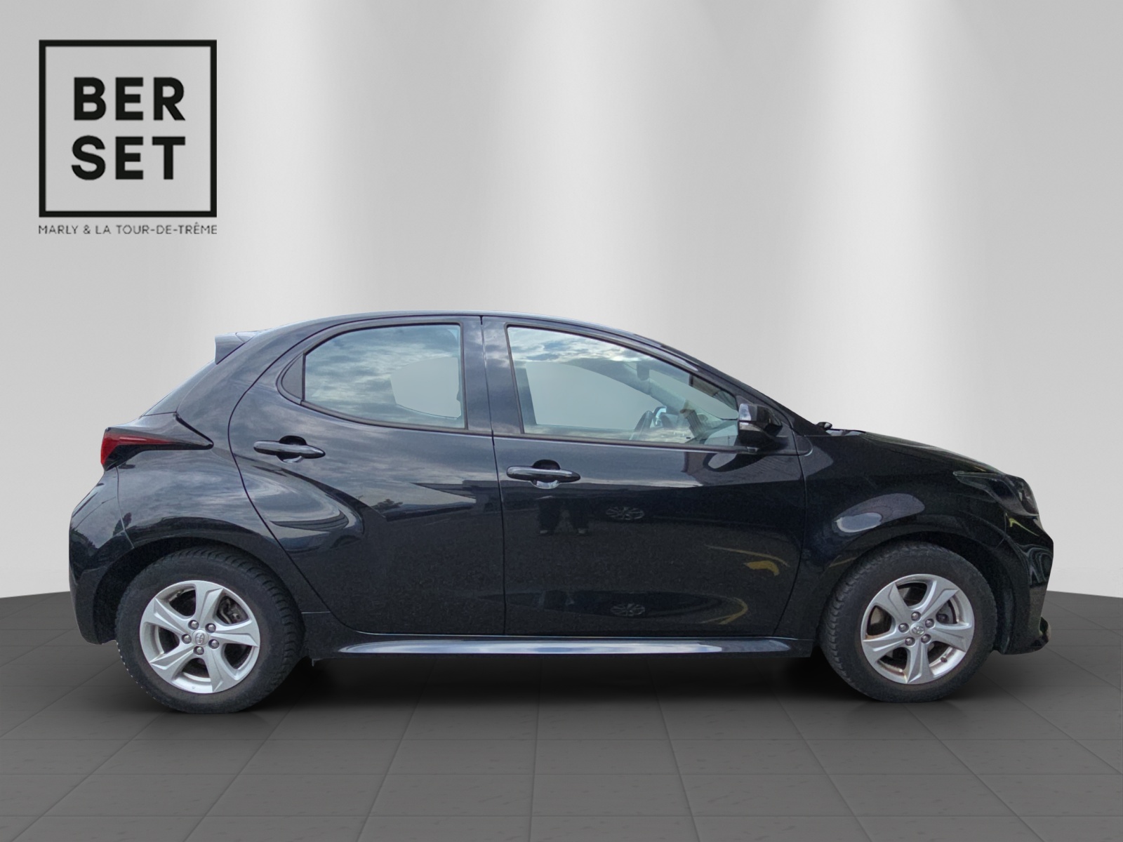 TOYOTA Yaris 1.5 VVT-i HSD Trend-image-5