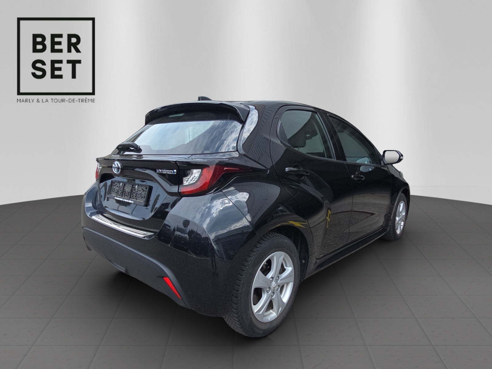 TOYOTA Yaris 1.5 VVT-i HSD Trend-image-4
